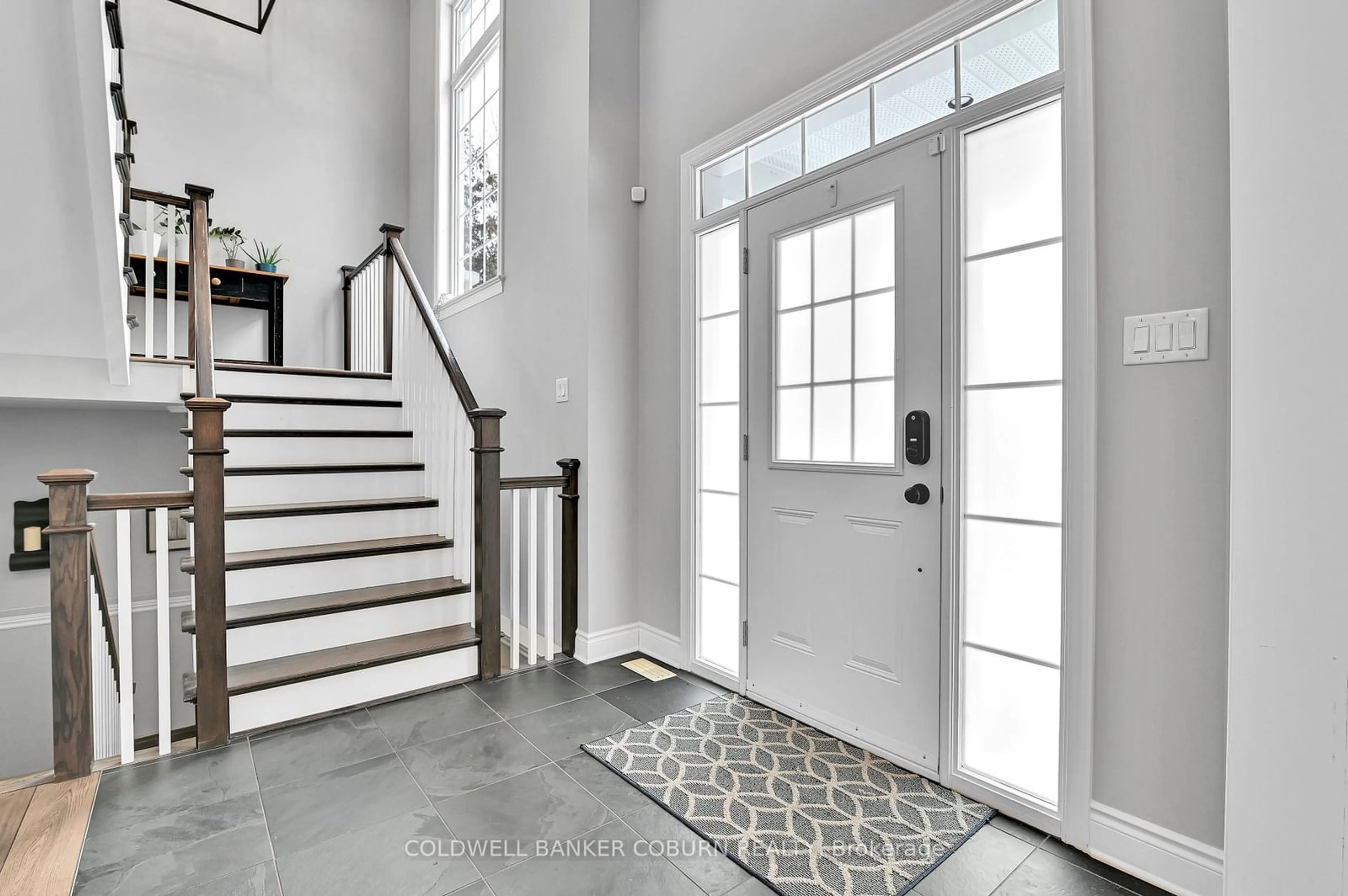 Indoor entryway for 325 William Hay Dr, Beckwith Ontario K7C 0C4