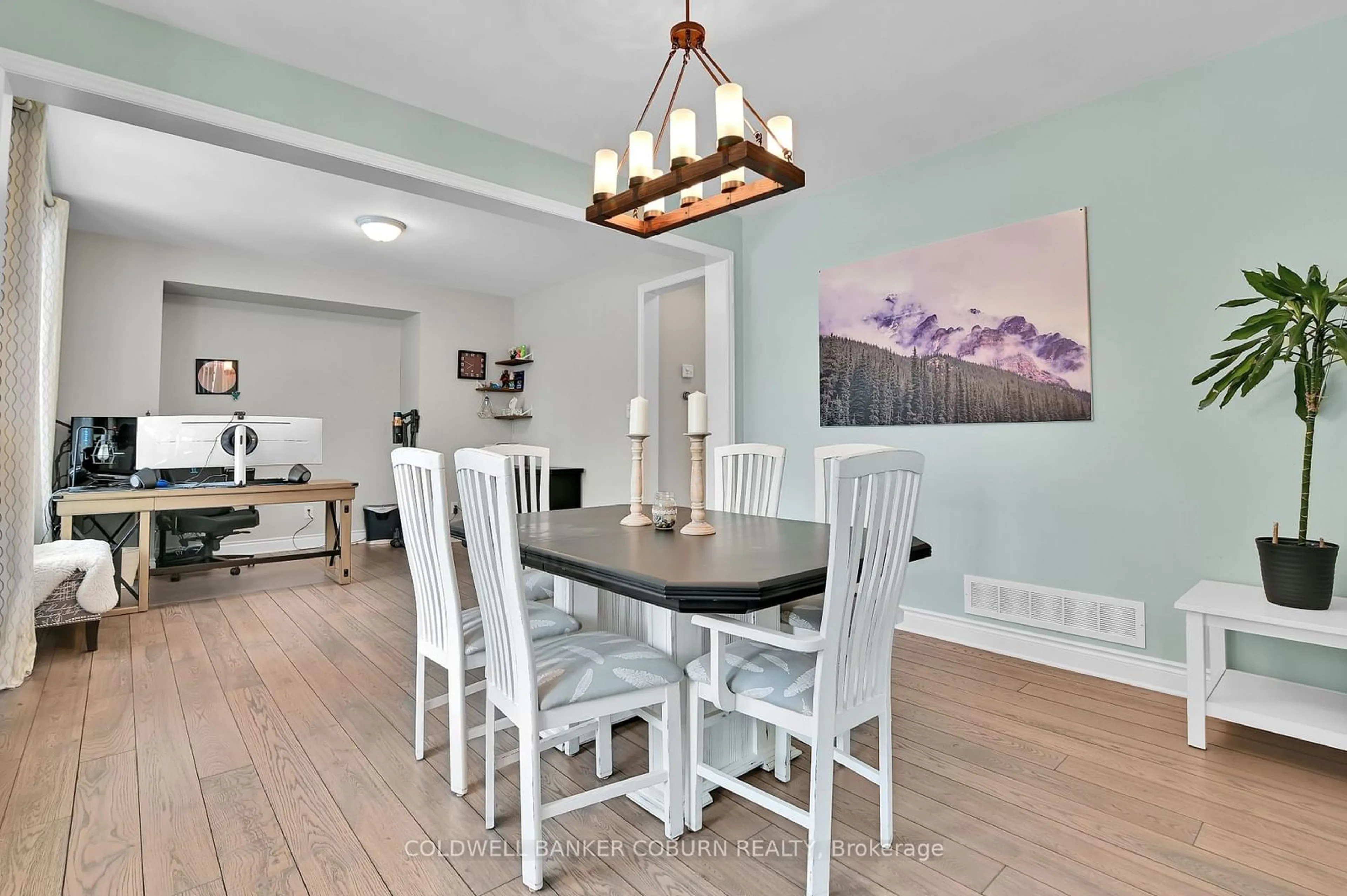 Dining room, wood/laminate floor for 325 William Hay Dr, Beckwith Ontario K7C 0C4