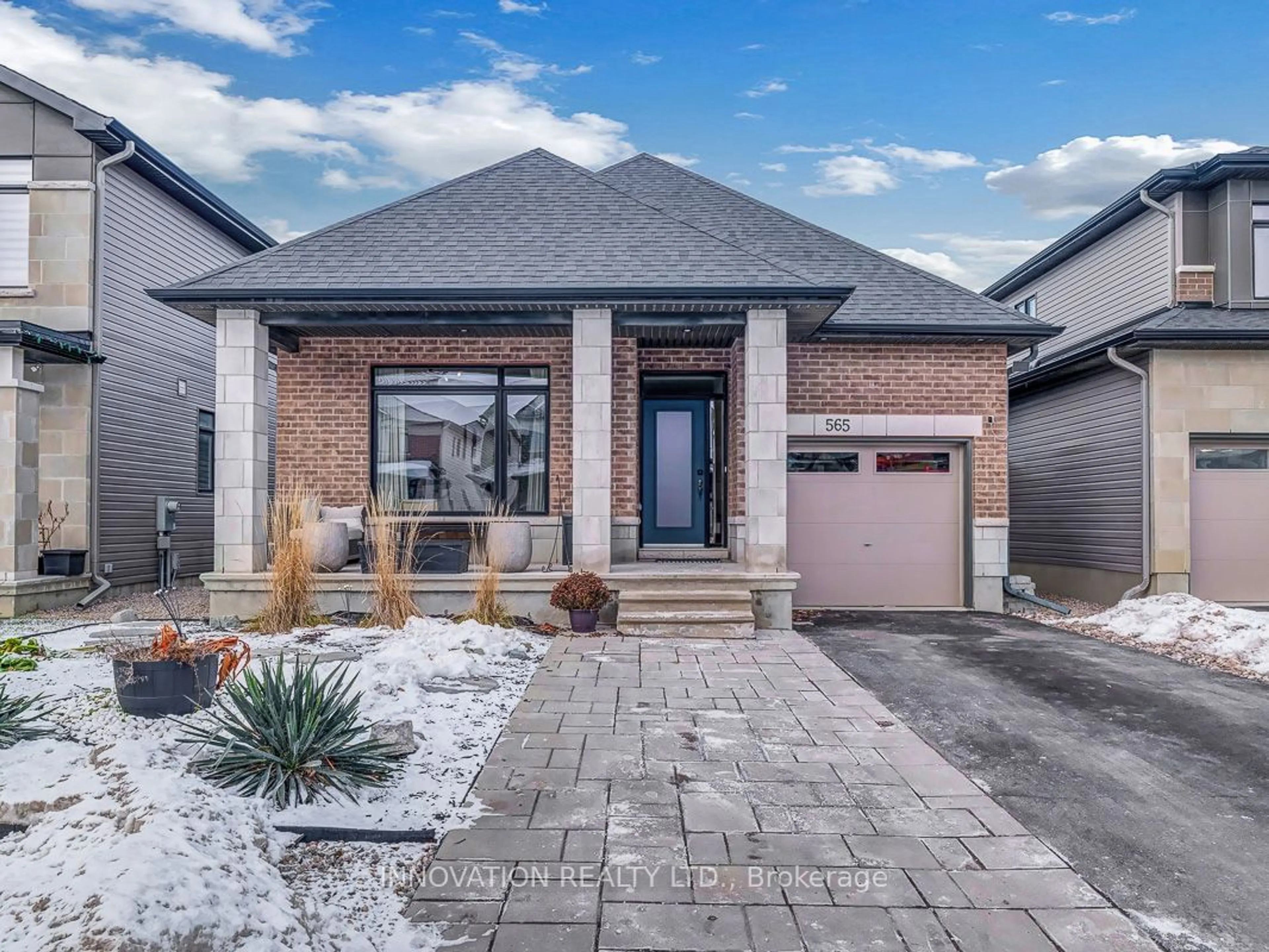 Home with brick exterior material, street for 565 Bobolink Rdge, Stittsville - Munster - Richmond Ontario K2S 2P4