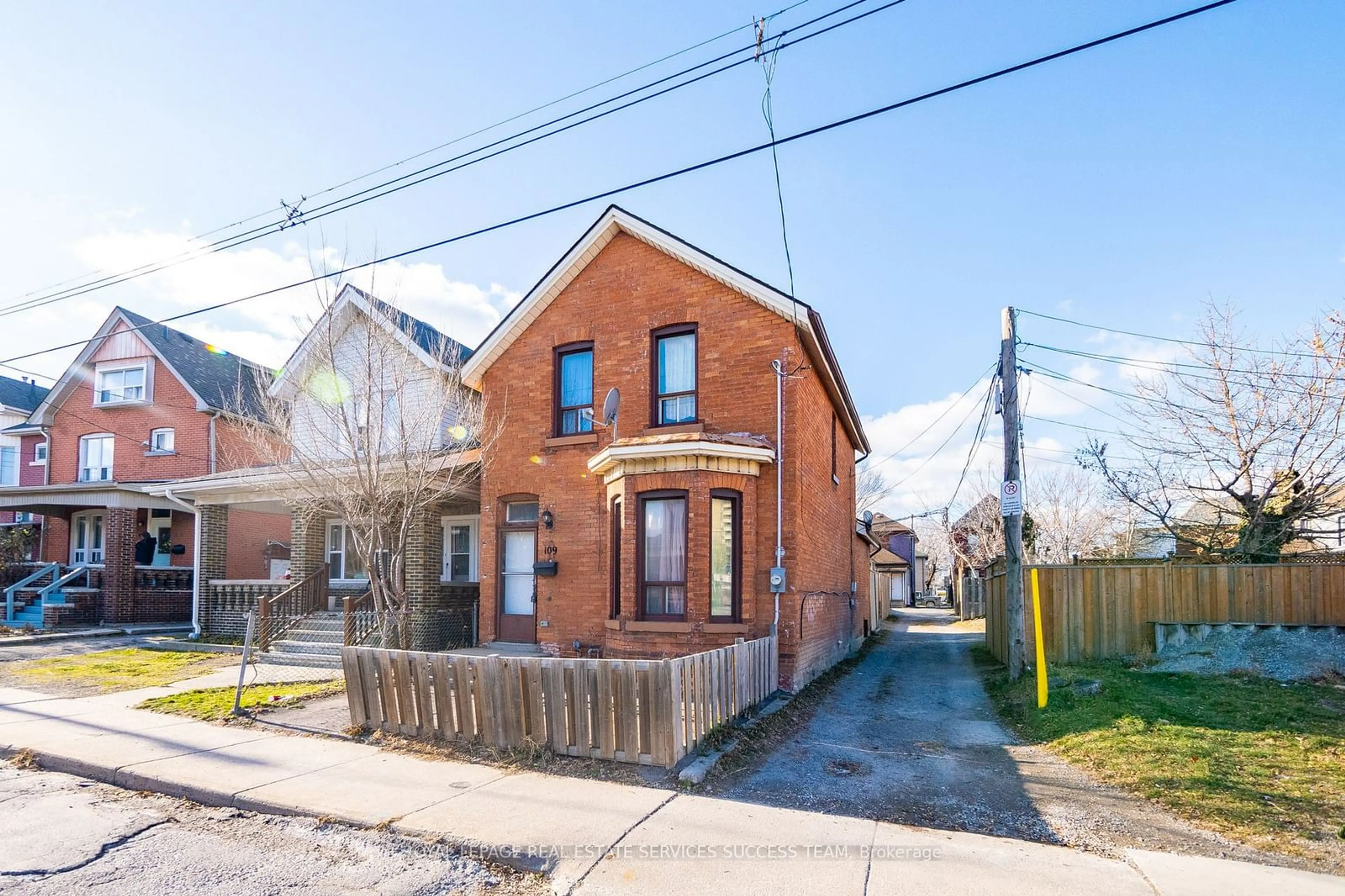 Home with brick exterior material, street for 109 Sanford Ave, Hamilton Ontario L8L 5Z1