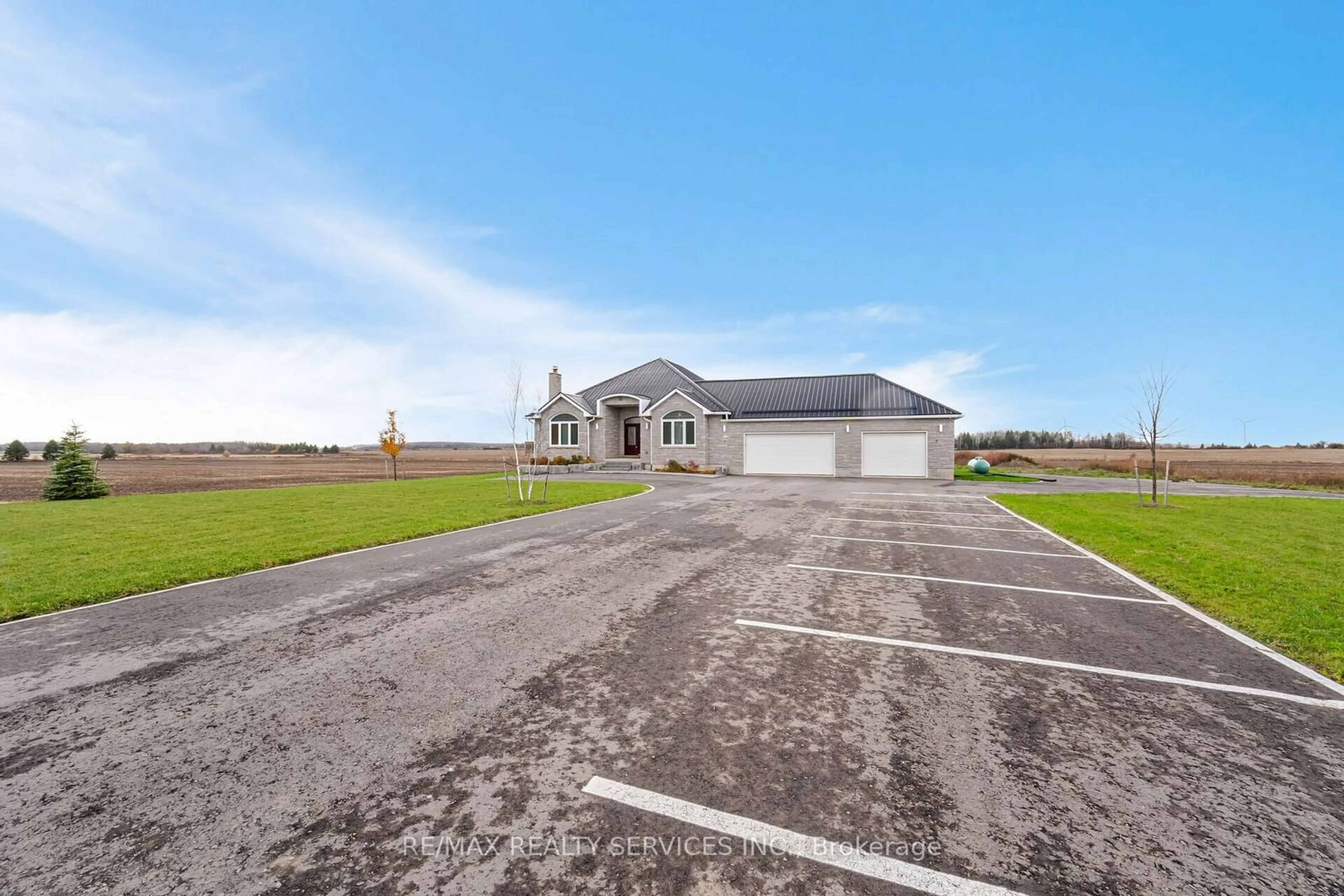 A pic from outside/outdoor area/front of a property/back of a property/a pic from drone, street for 195516 Amaranth E Luther Line, East Luther Grand Valley Ontario L9W 0N9