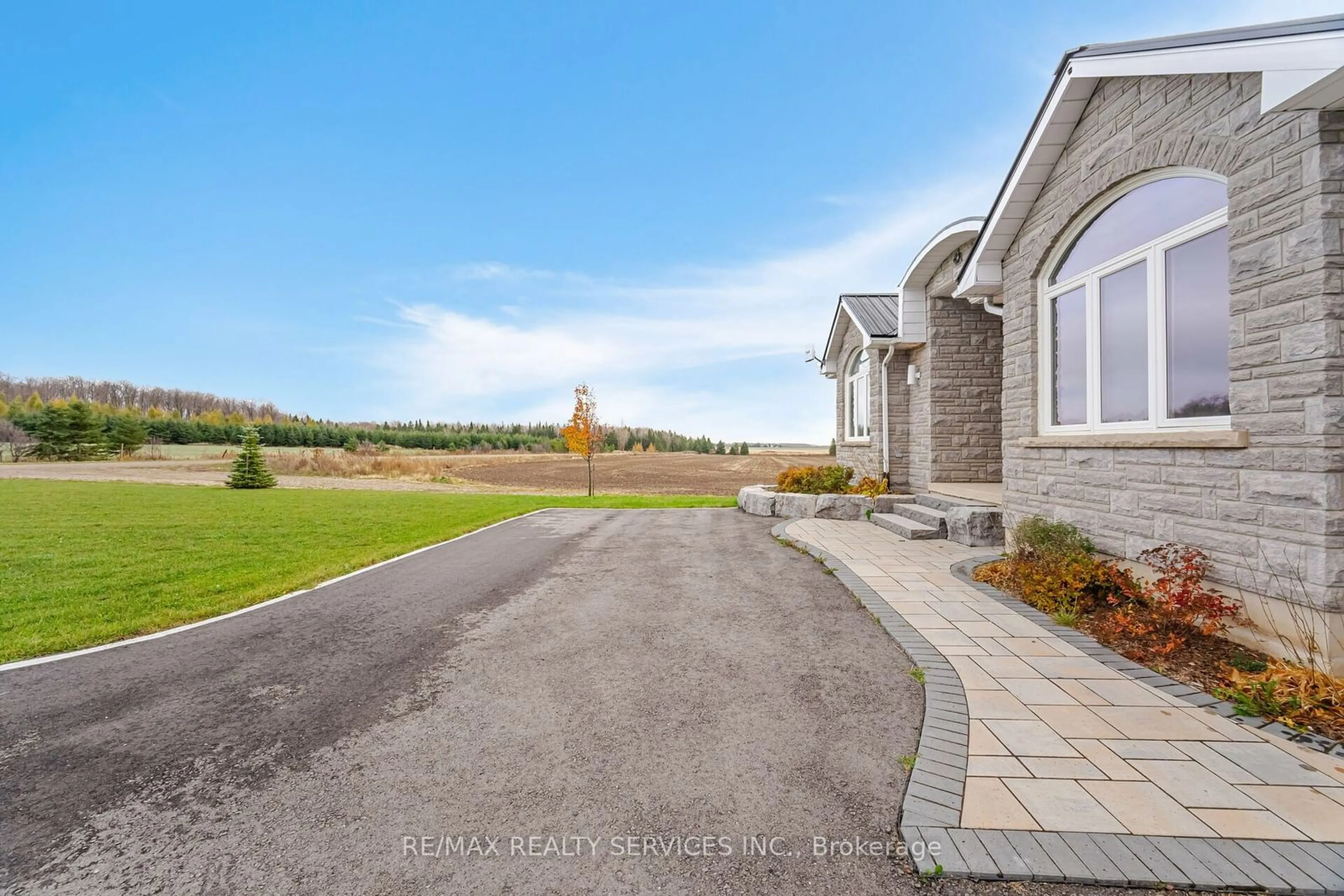 A pic from outside/outdoor area/front of a property/back of a property/a pic from drone, unknown for 195516 Amaranth E Luther Line, East Luther Grand Valley Ontario L9W 0N9