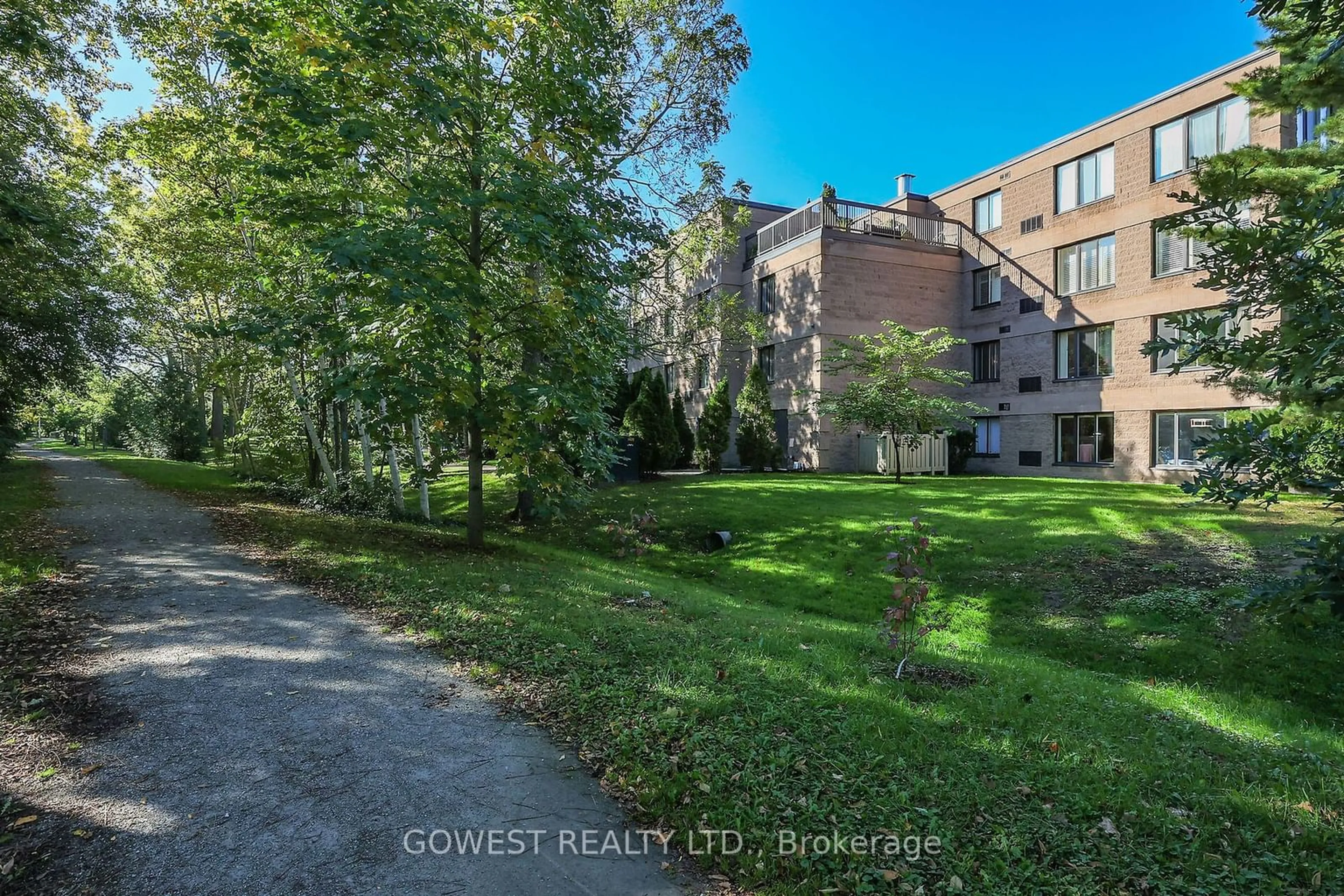 A pic from outside/outdoor area/front of a property/back of a property/a pic from drone, street for 61 PAFFARD St #304, Niagara-on-the-Lake Ontario L0S 1J0