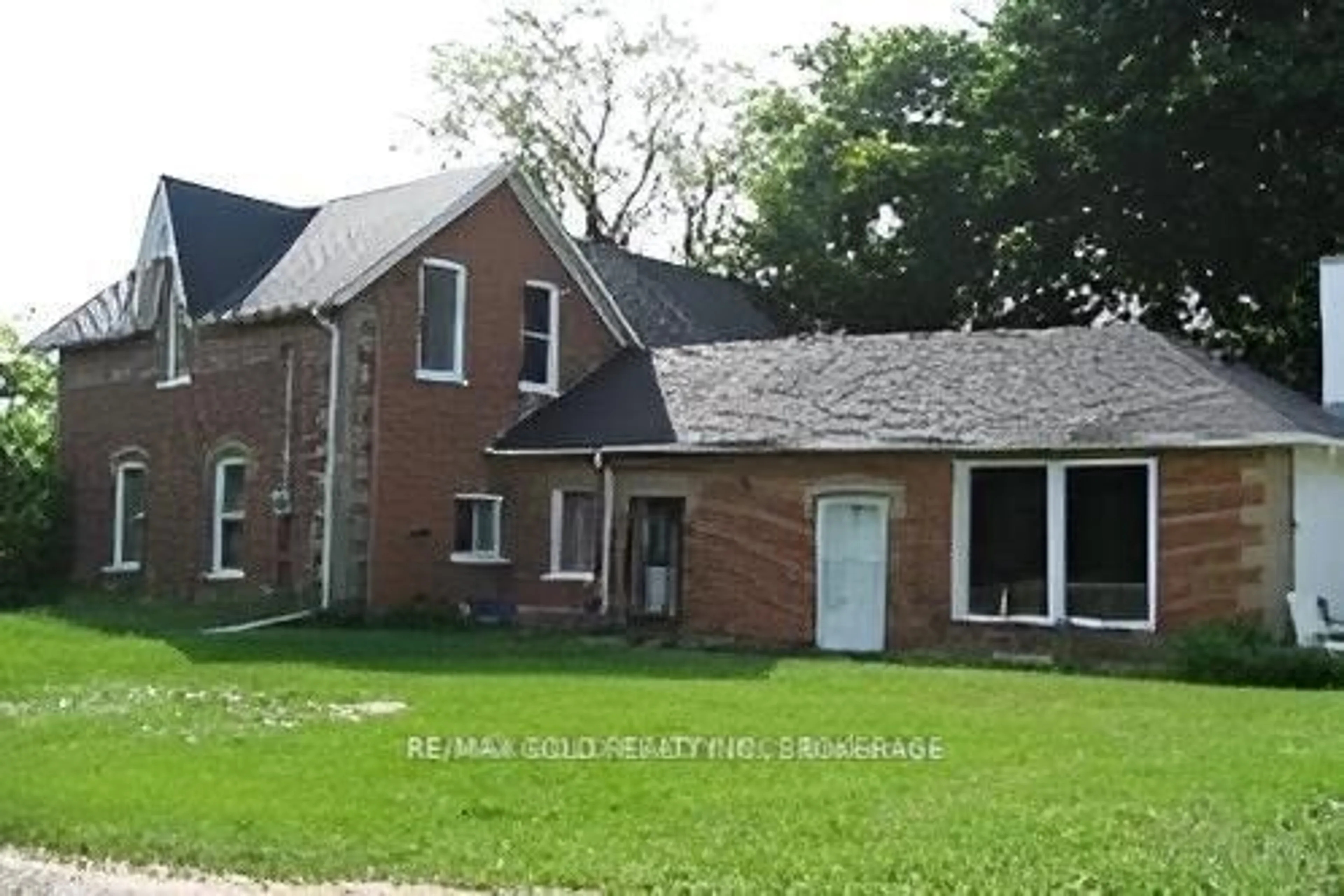 Home with brick exterior material, street for 934284 Airport Rd, Mono Ontario L9W 2Y8