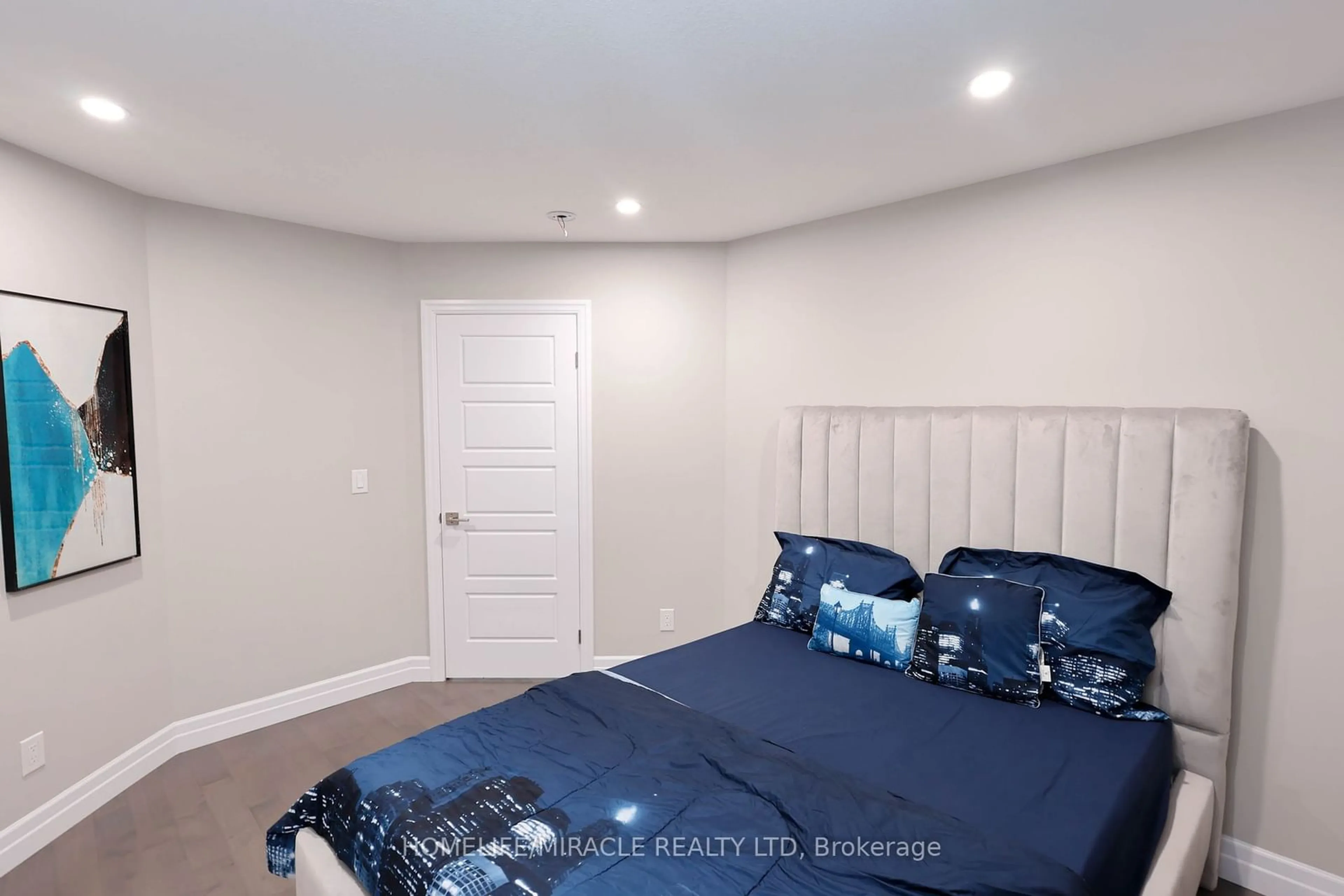 A pic of a room for 543 Masters Dr, Woodstock Ontario N4T 0L2