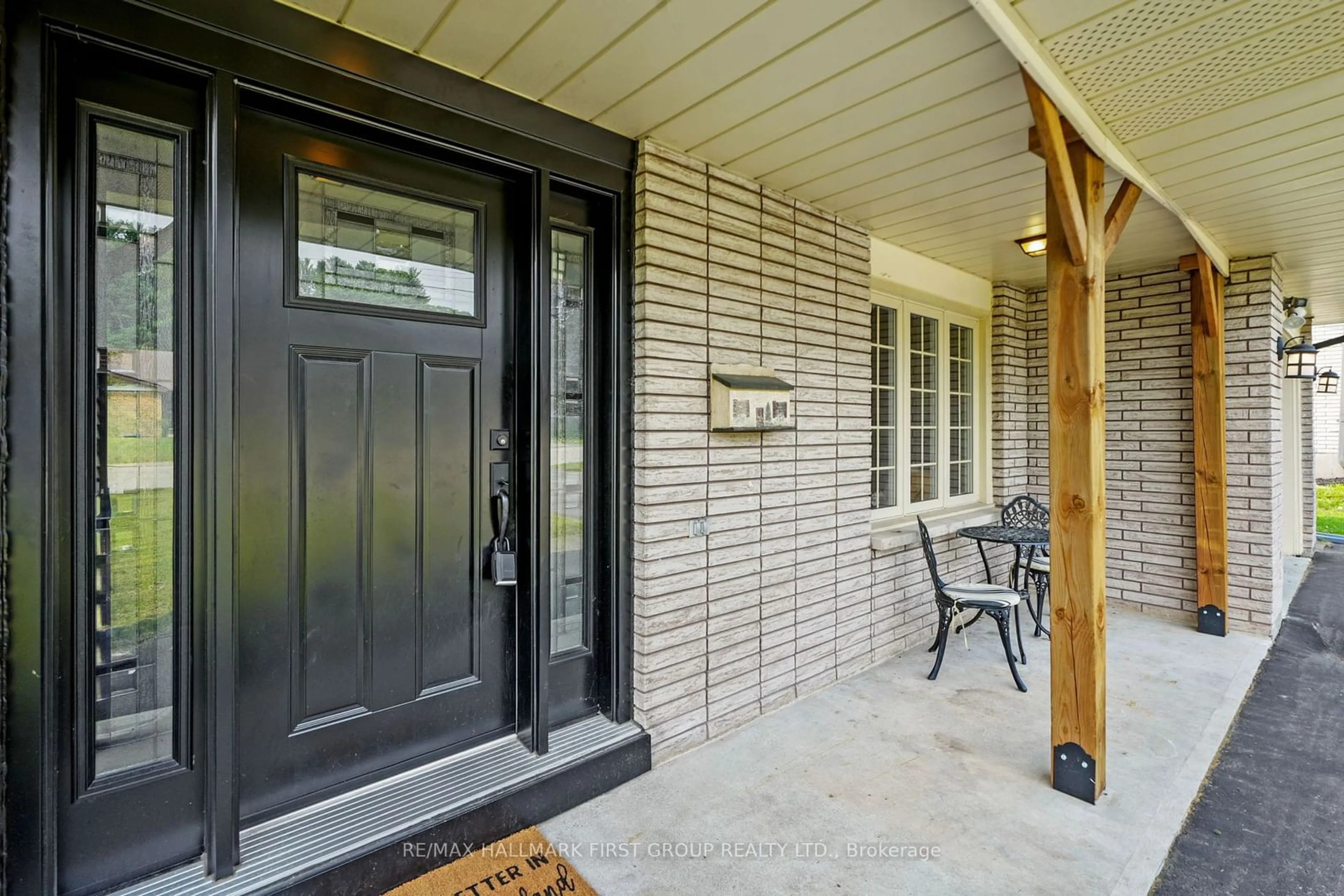 Indoor entryway for 57 Freeman Dr, Port Hope Ontario L1A 2E3