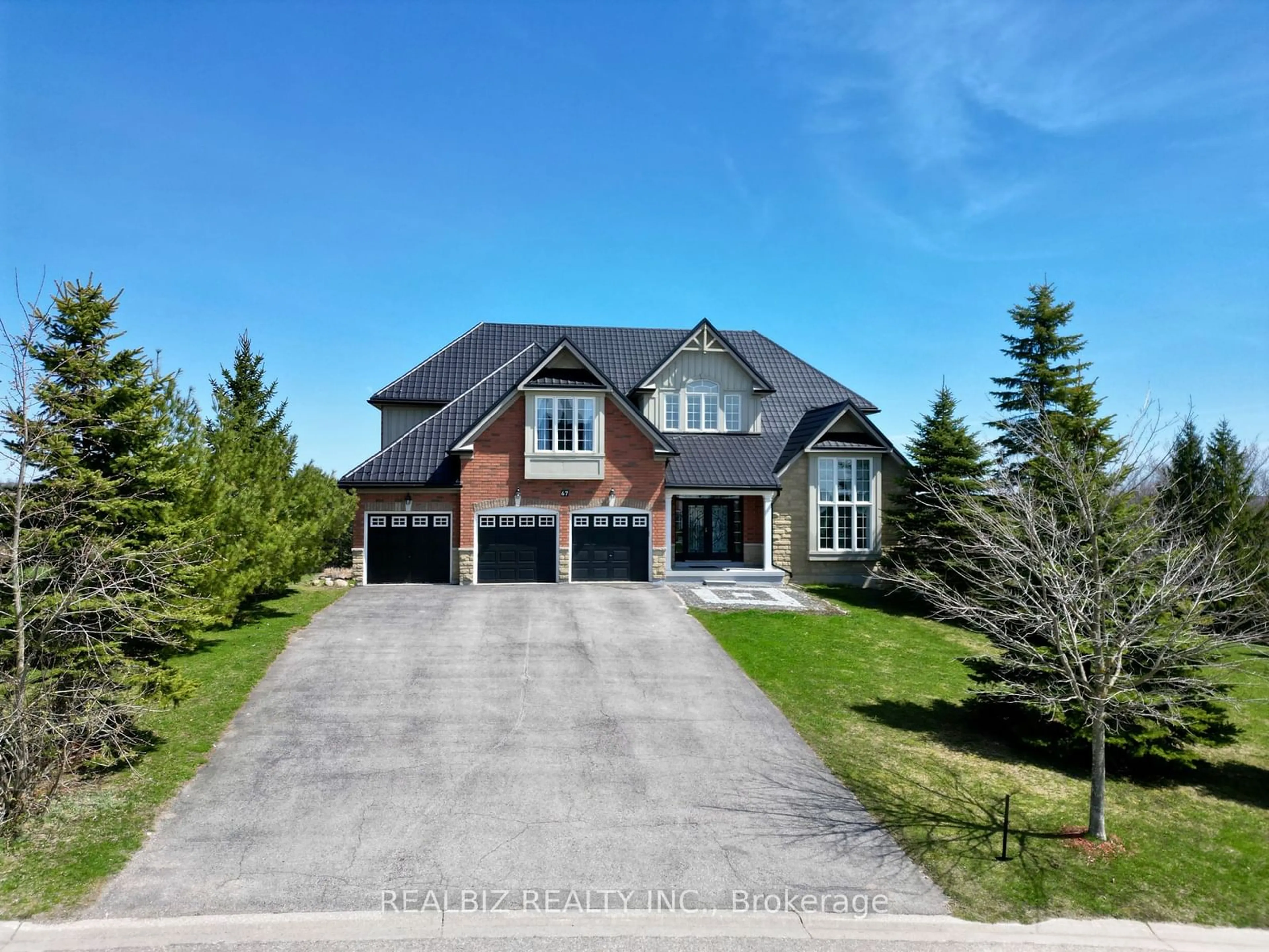 A pic from outside/outdoor area/front of a property/back of a property/a pic from drone, street for 67 Leader Crt, Erin Ontario N0B 1Z0