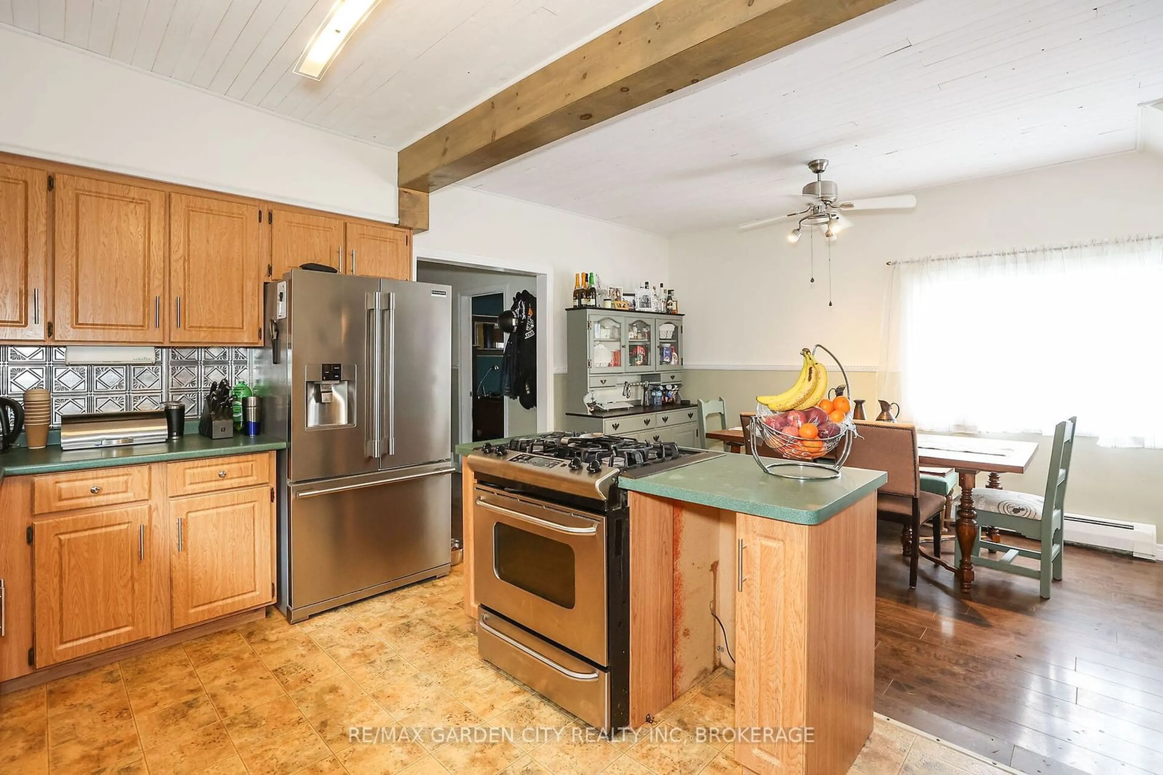 Open concept kitchen, unknown for 543 KING St, Welland Ontario L3B 3K9