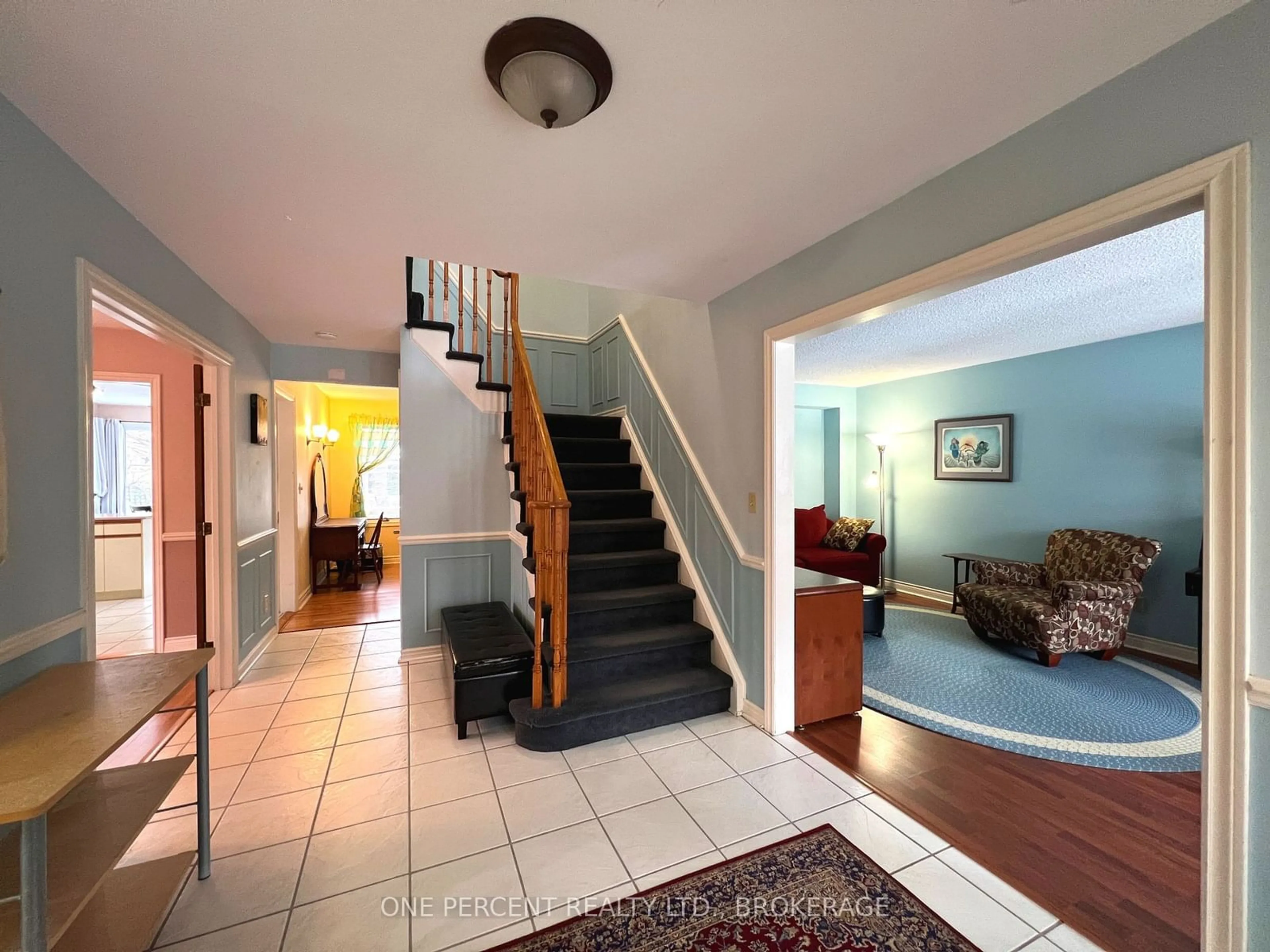 Indoor foyer for 958 Chancery St, Kingston Ontario K7P 1R3