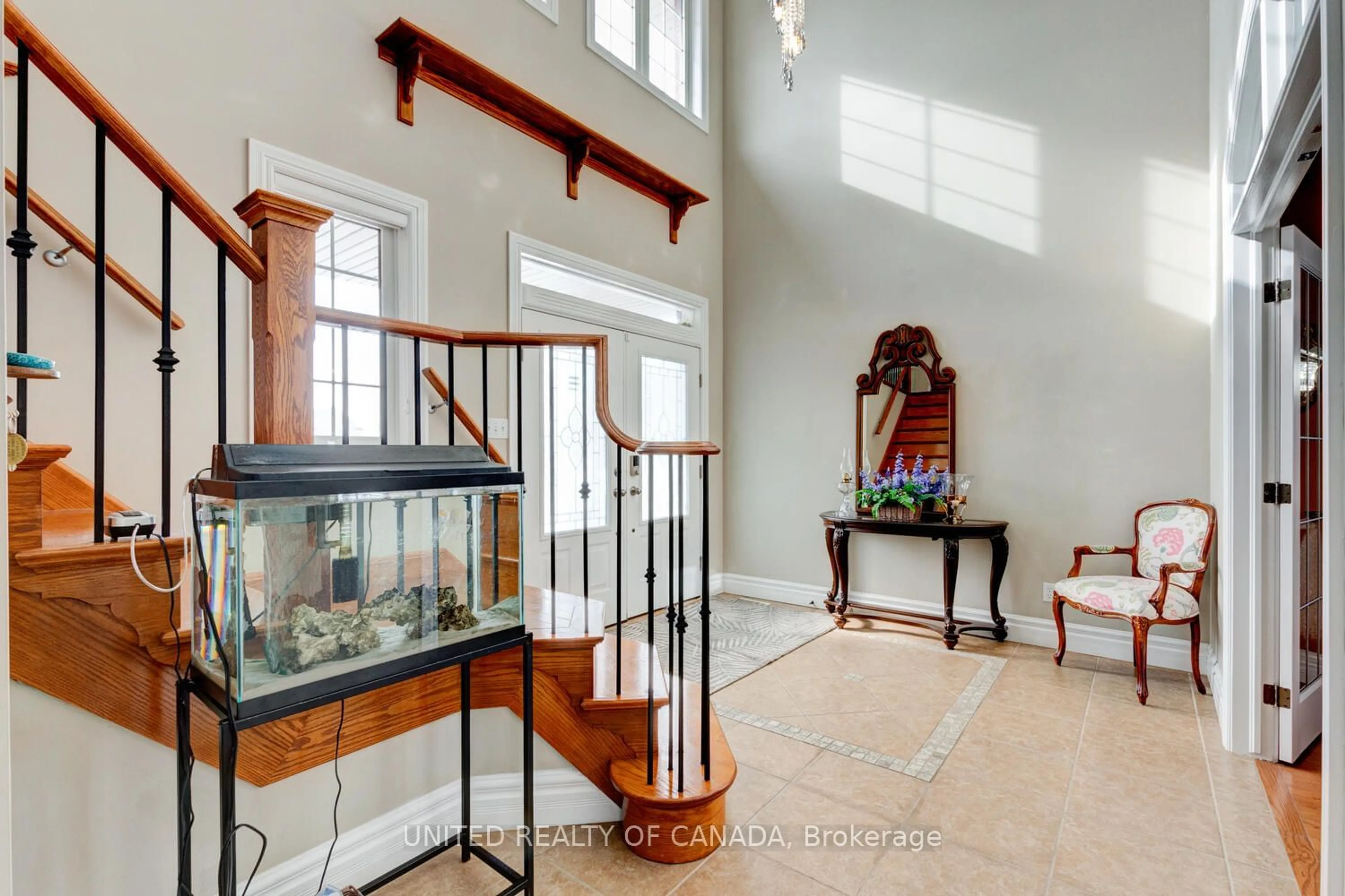 Indoor foyer for 1781 Kyle Crt, London Ontario N6G 0A6