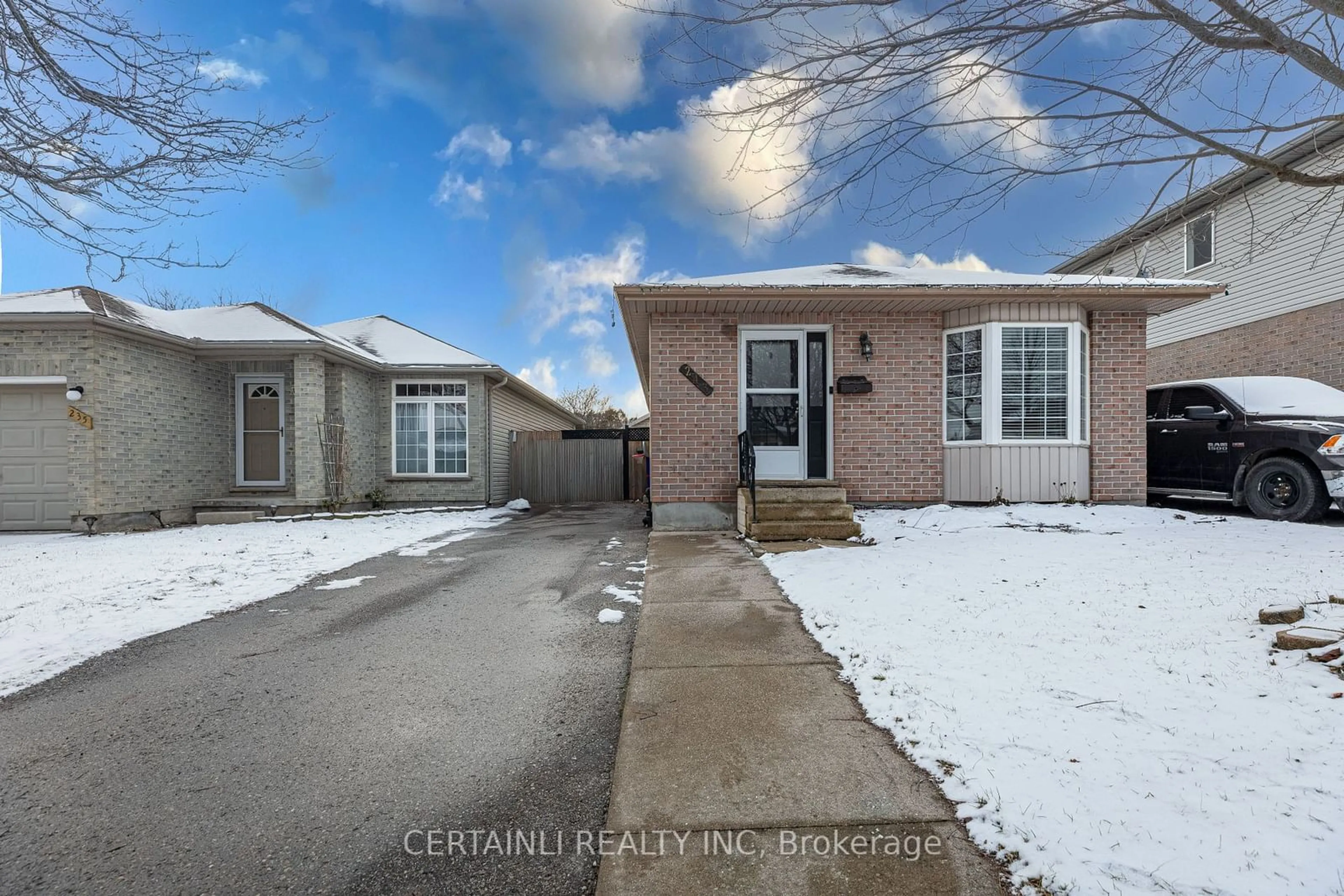 A pic from outside/outdoor area/front of a property/back of a property/a pic from drone, street for 243 Wildgoose Rd, London Ontario N5W 6E2