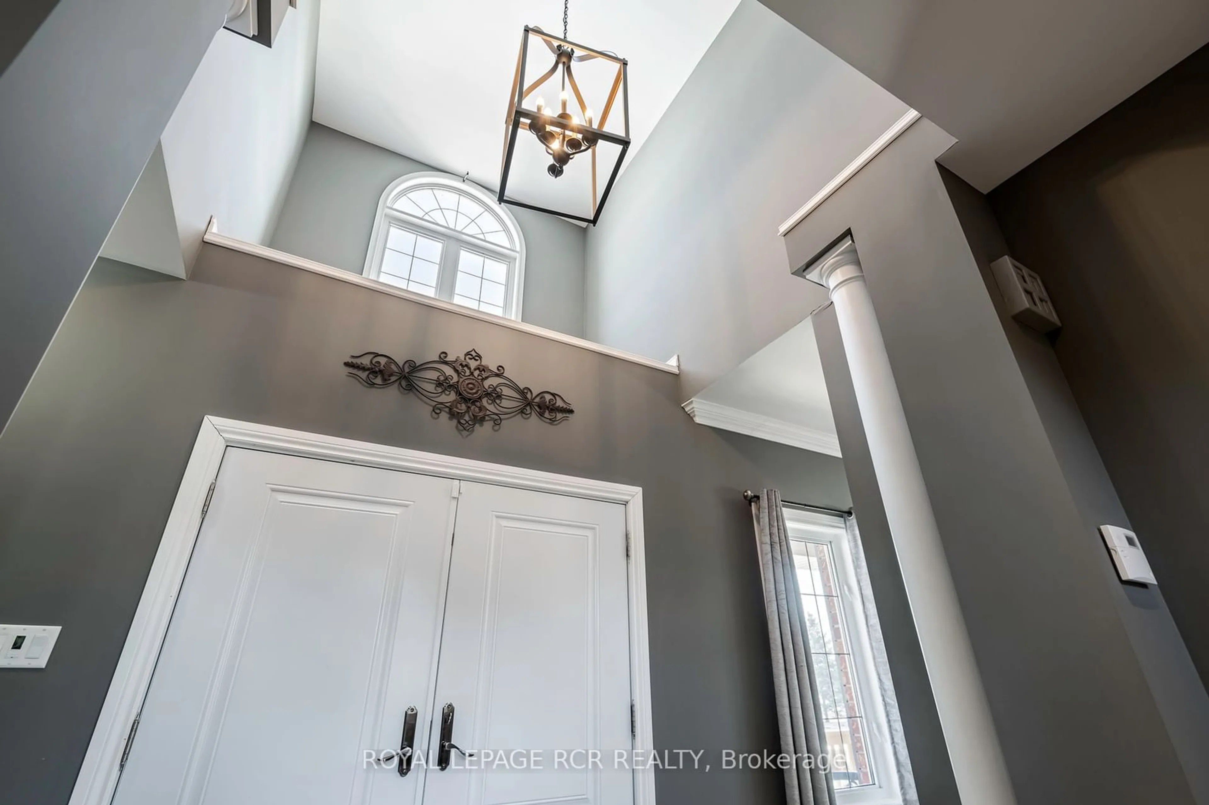 Indoor entryway for 513442 2nd Line, Amaranth Ontario L9W 0S4