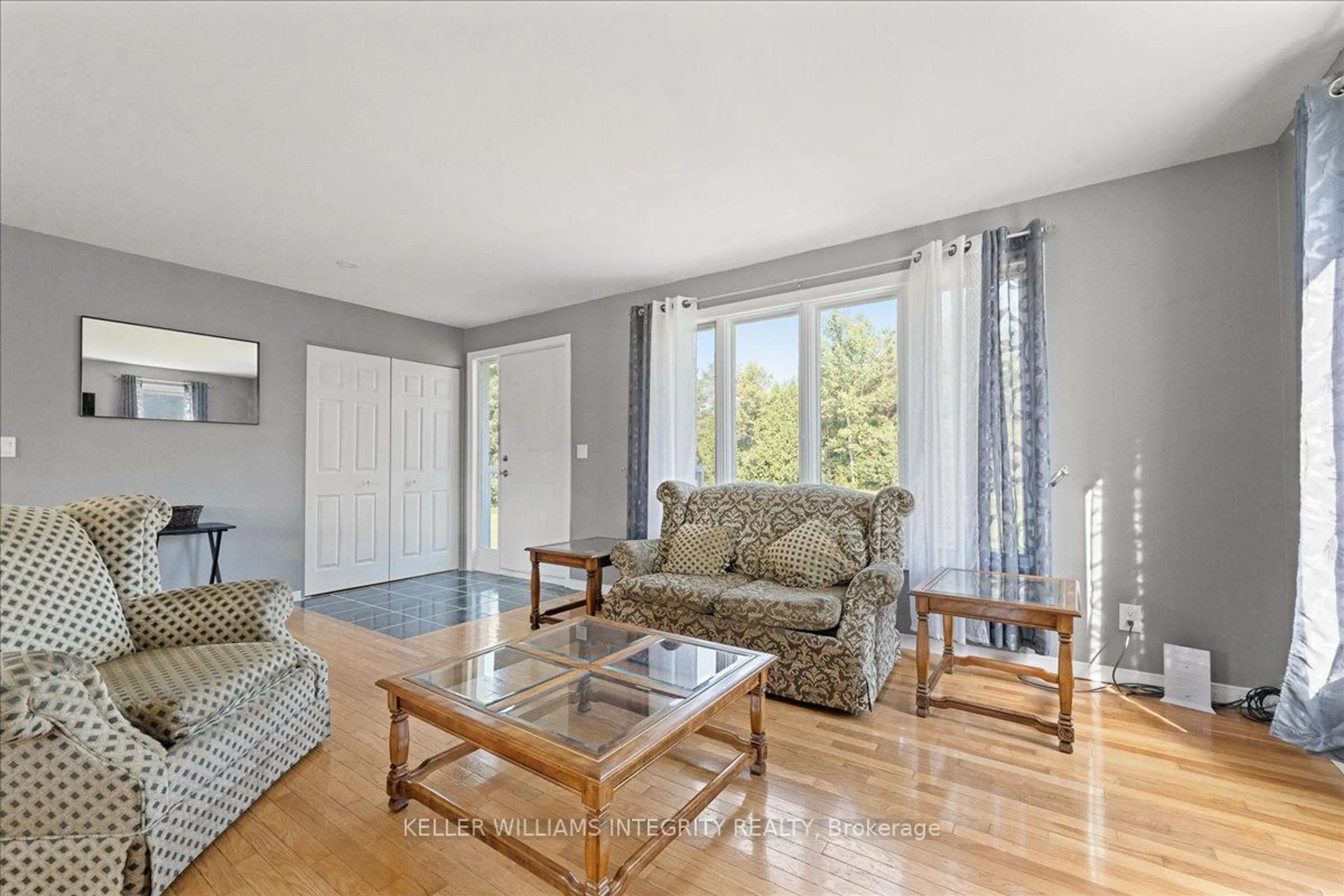 Living room with furniture, unknown for 3992 DEVINE Rd, Orleans - Cumberland and Area Ontario K4B 1S5