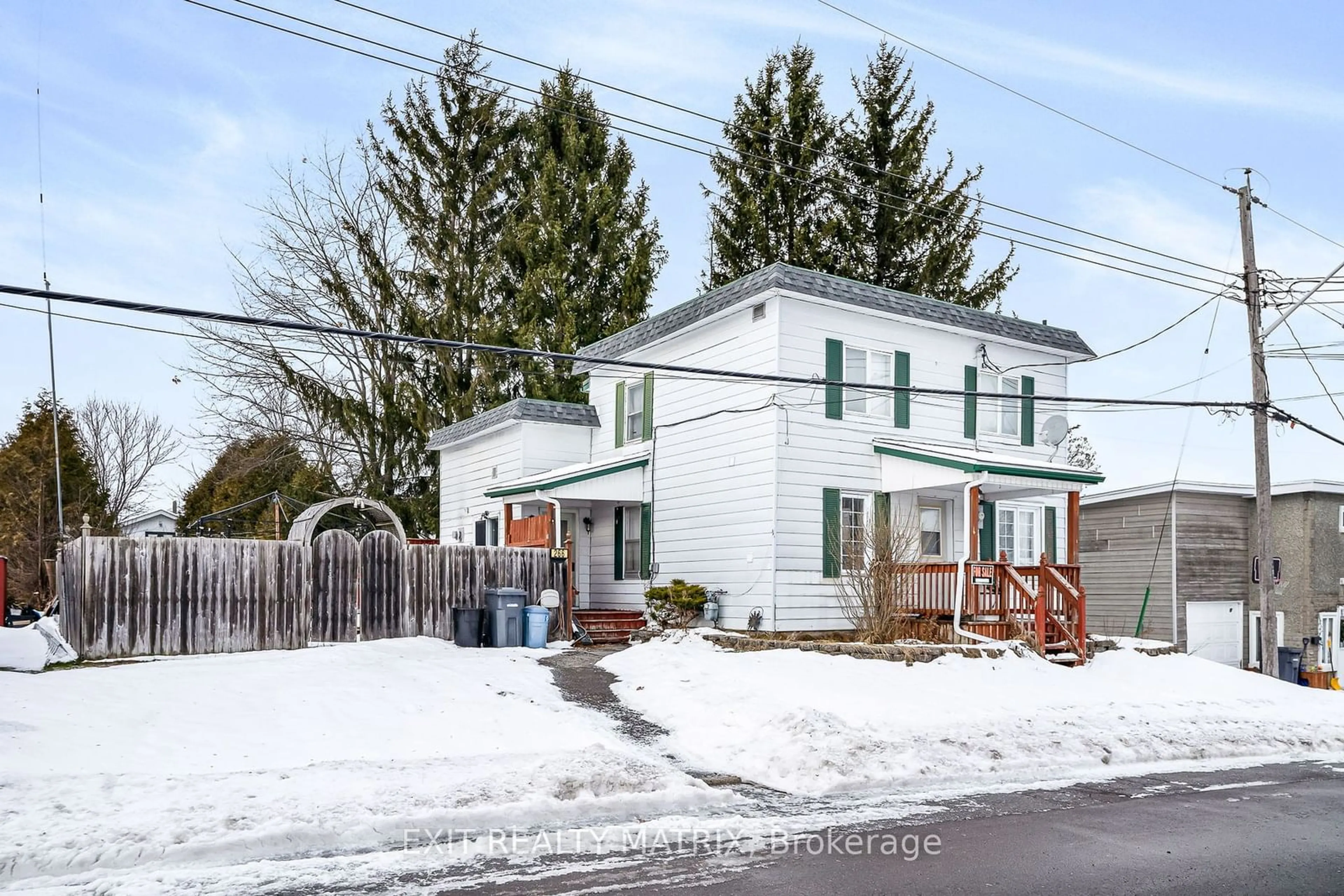 A pic from outside/outdoor area/front of a property/back of a property/a pic from drone, street for 266 Catherine St, Hawkesbury Ontario K6A 1Z6