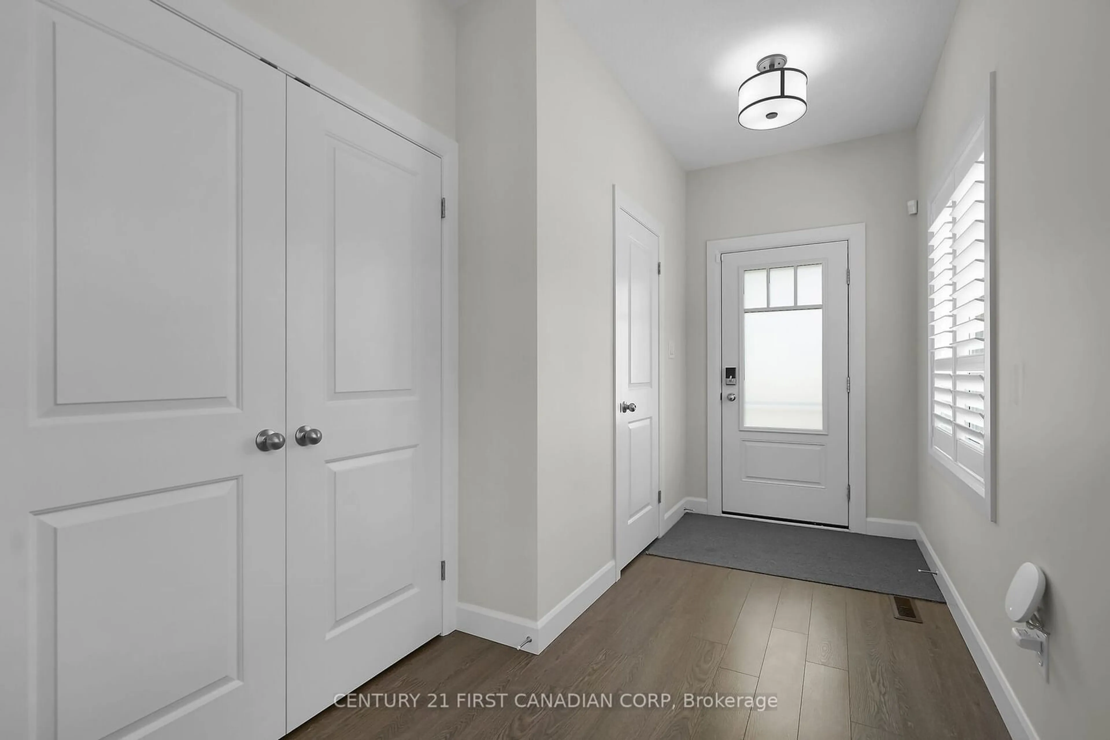 Indoor entryway for 600 Guiness Way #31, London Ontario N5X 0N4