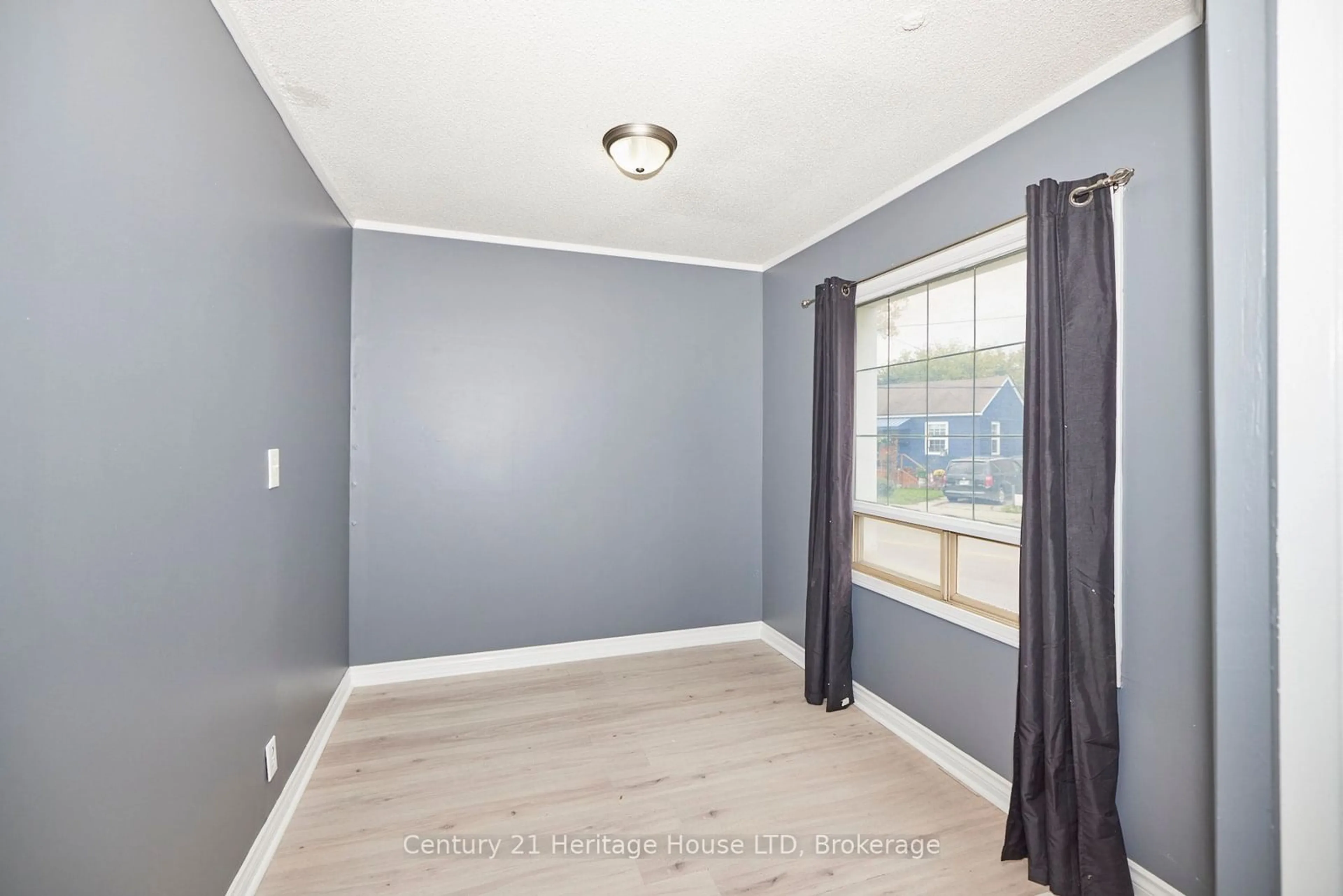 A pic of a room for 407 Welland Ave, St. Catharines Ontario L2M 5T9