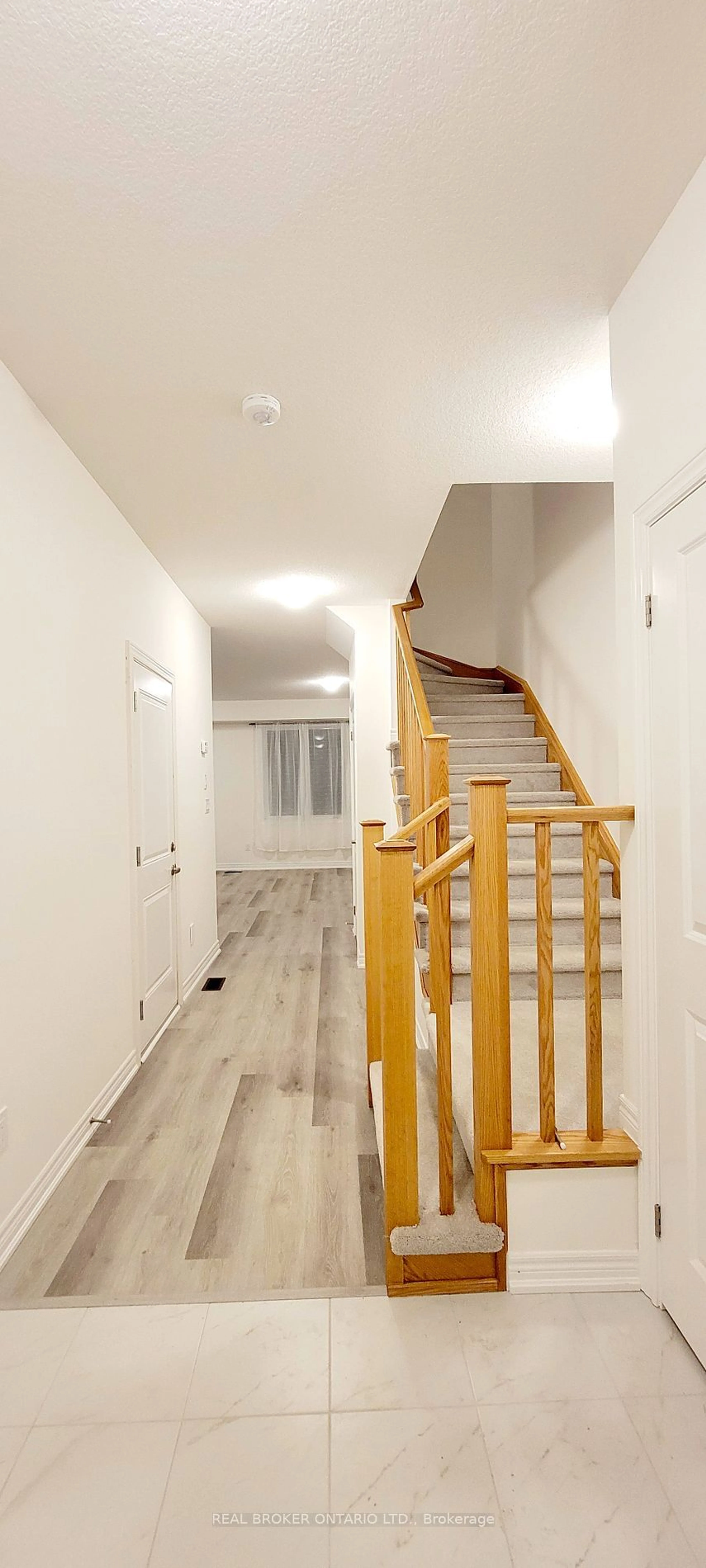 Stairs for 407 East 16th St, Hamilton Ontario L9A 4K4