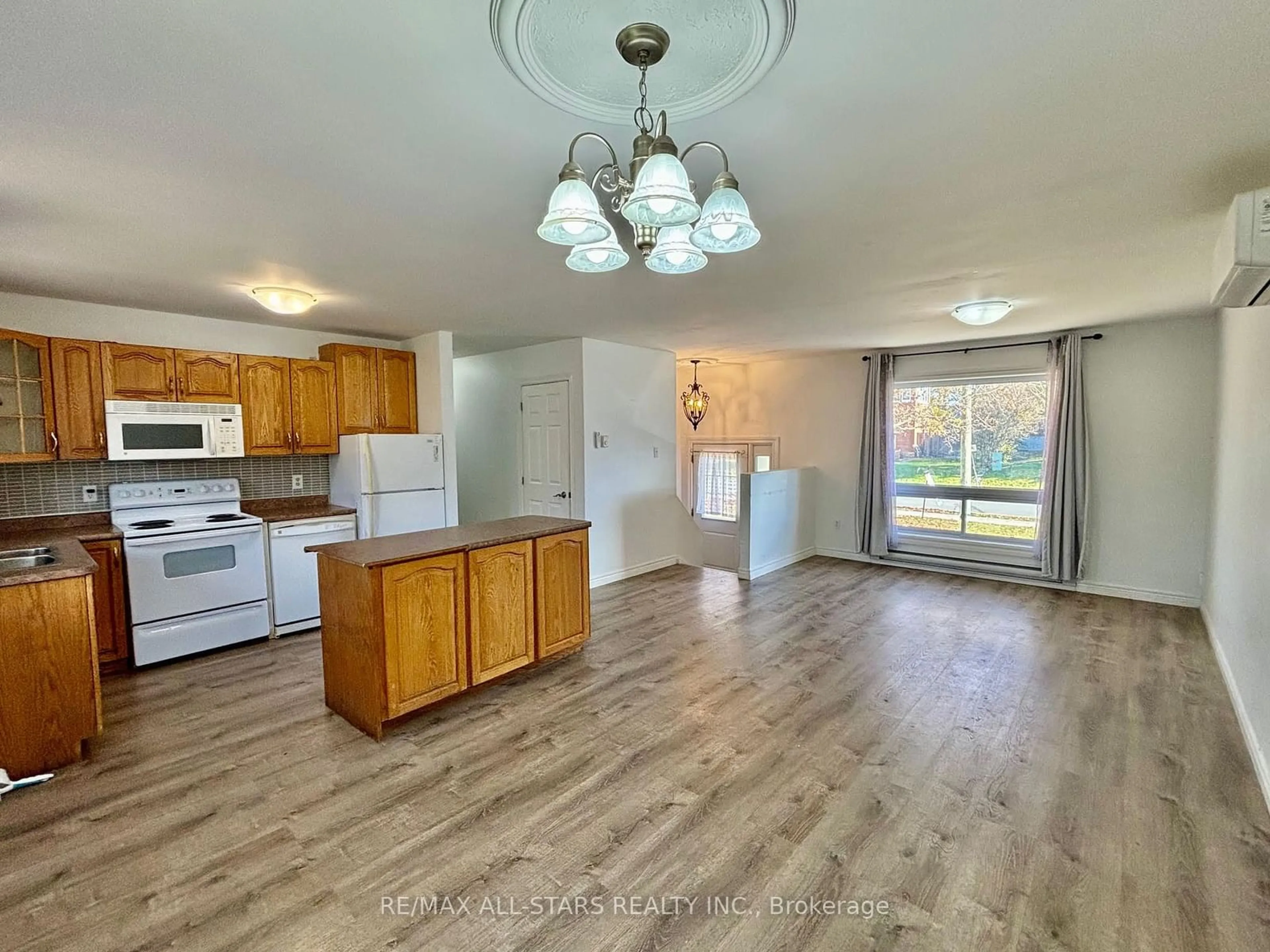 Open concept kitchen, unknown for 3 Caroline St, Kawartha Lakes Ontario K9V 1T2