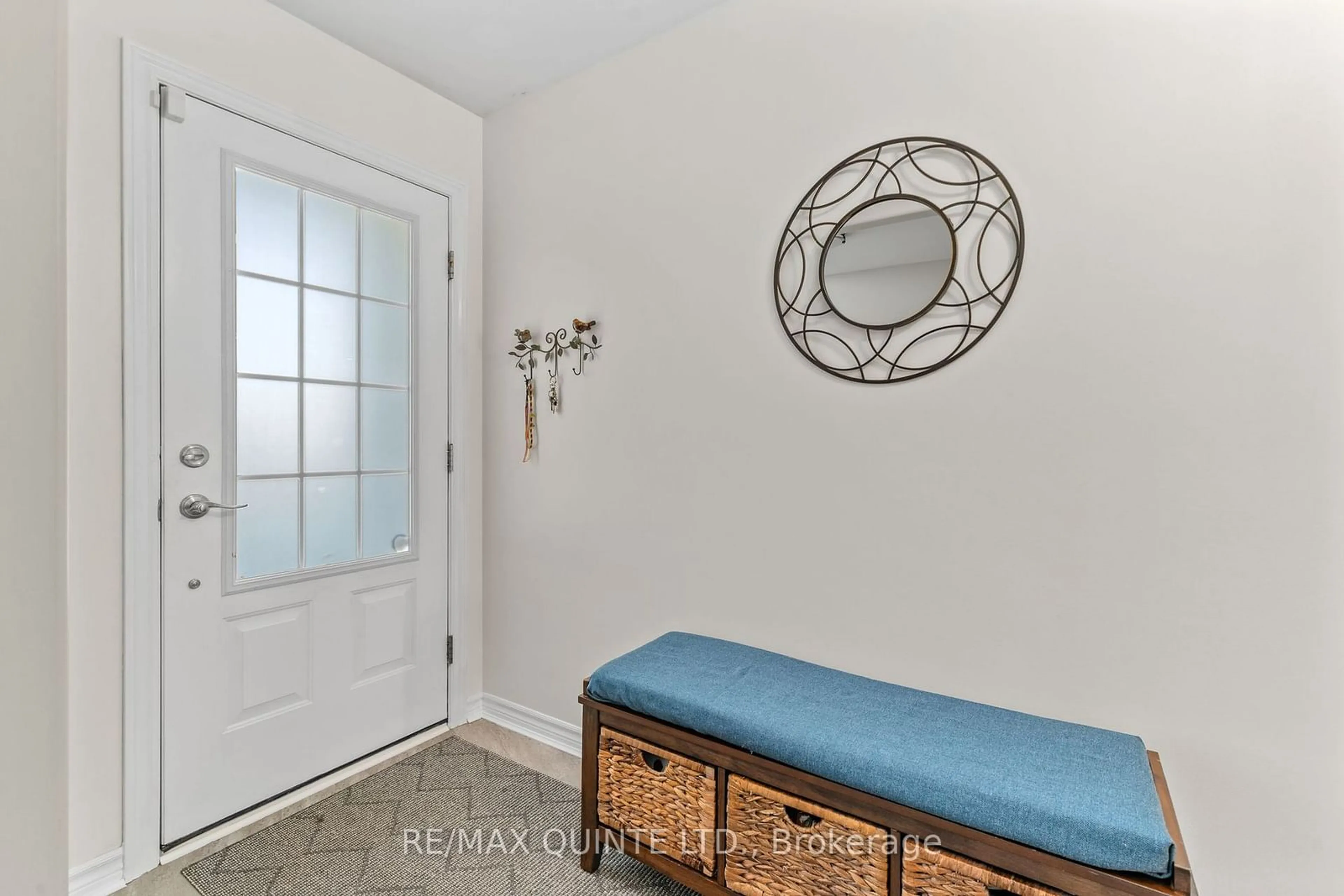 Indoor entryway for 40 SARAH Crt, Belleville Ontario K8P 0B2