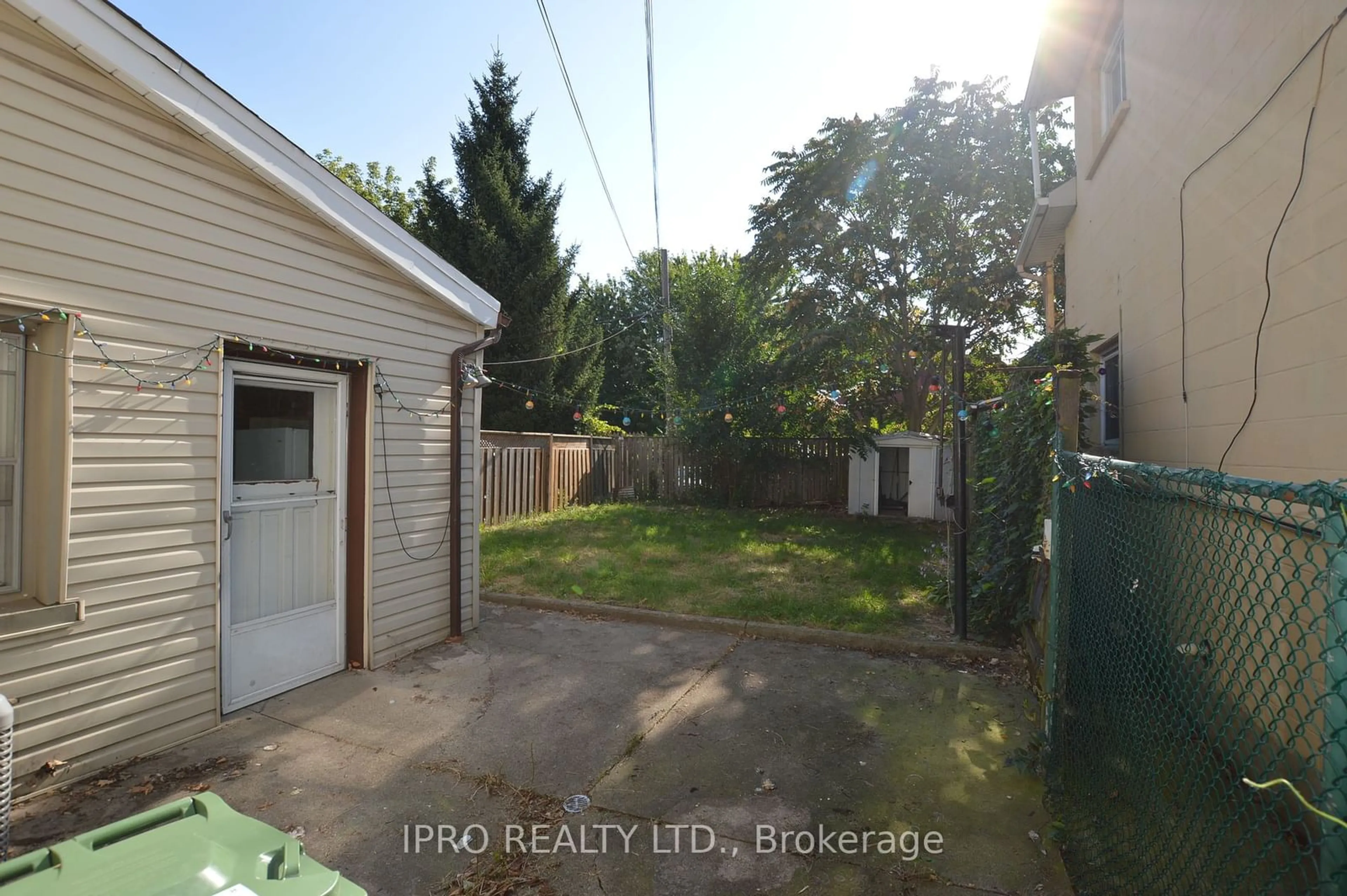 Unknown for 164 Macnab St, Hamilton Ontario L8R 2M4