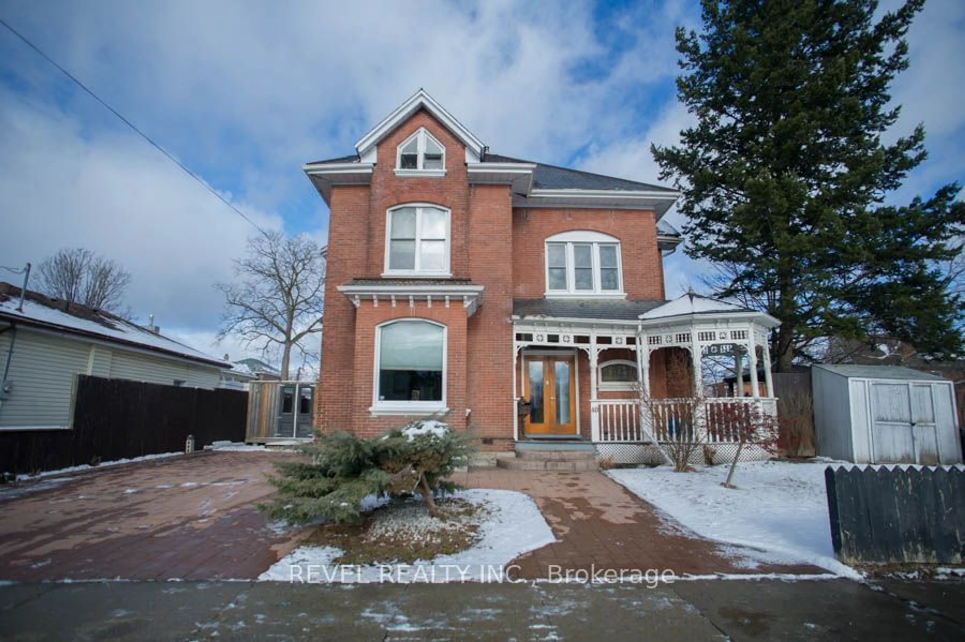 Home with brick exterior material, street for 40 Arthur St, Brantford Ontario N3S 3H5