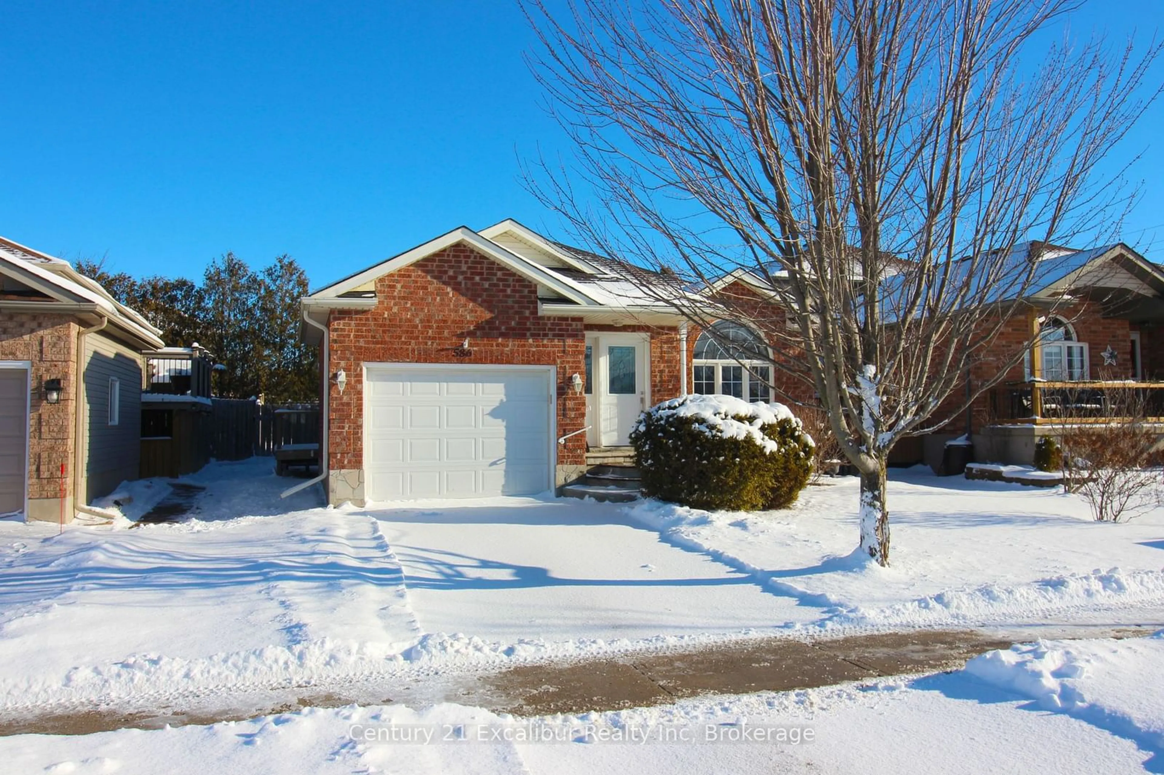 Home with brick exterior material, street for 586 Mctavish St, Centre Wellington Ontario N1M 3V5