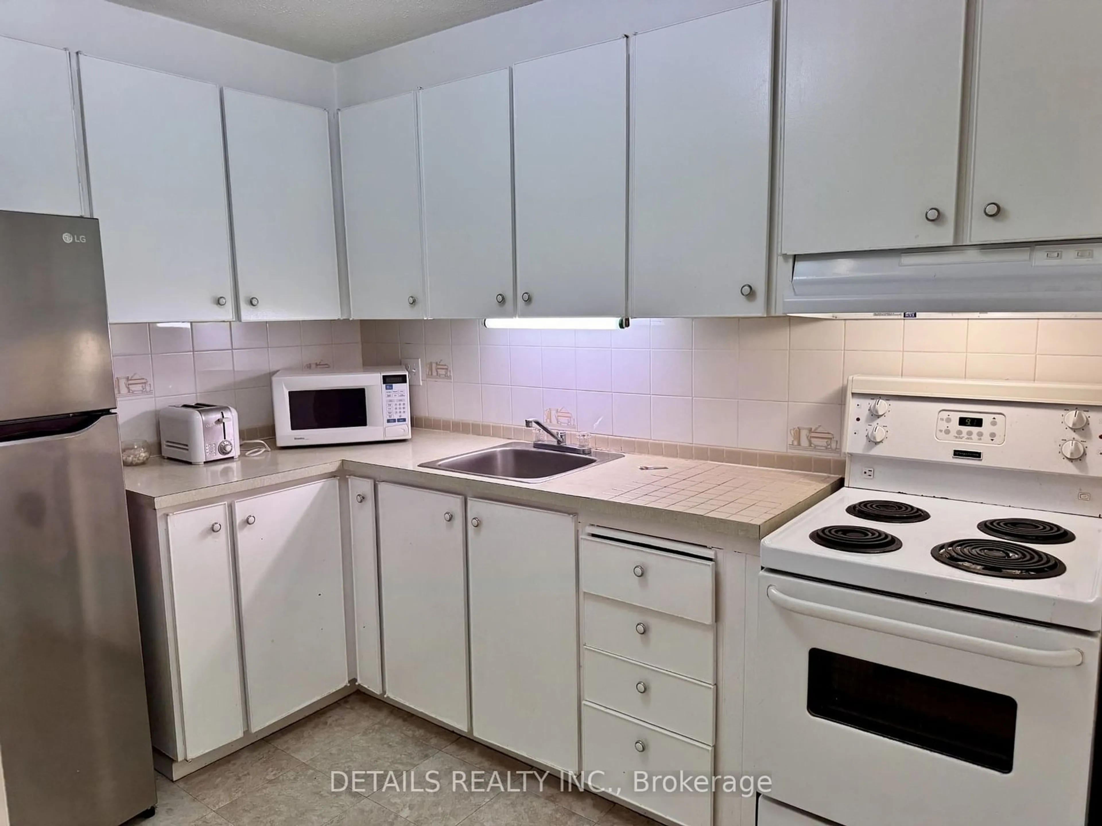 Standard kitchen, unknown for 3100 Carling Ave #516, Crystal Bay - Rocky Point - Bayshore Ontario K2B 6J6