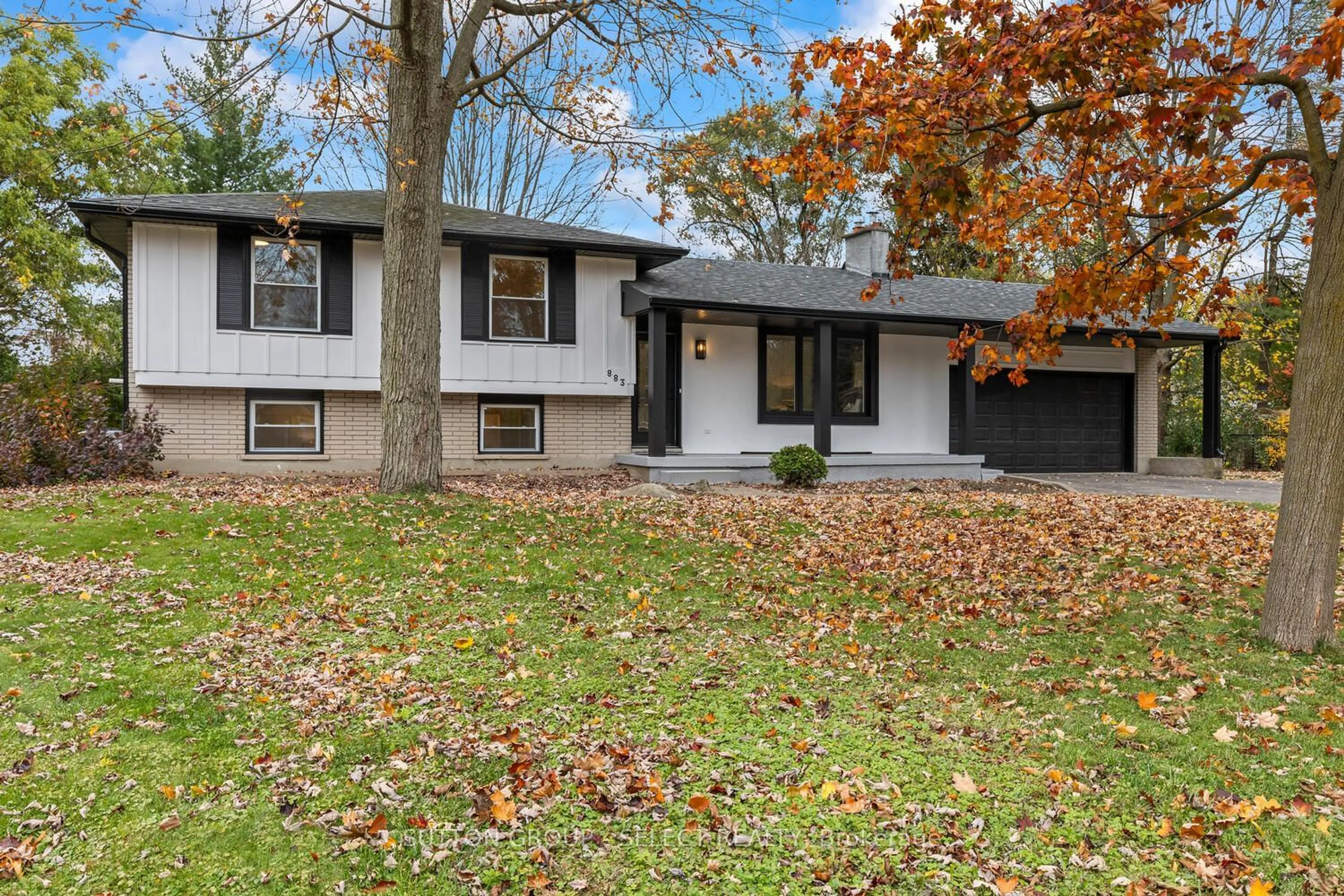 Home with vinyl exterior material, street for 883 Westbury Pl, London Ontario N6J 2E4