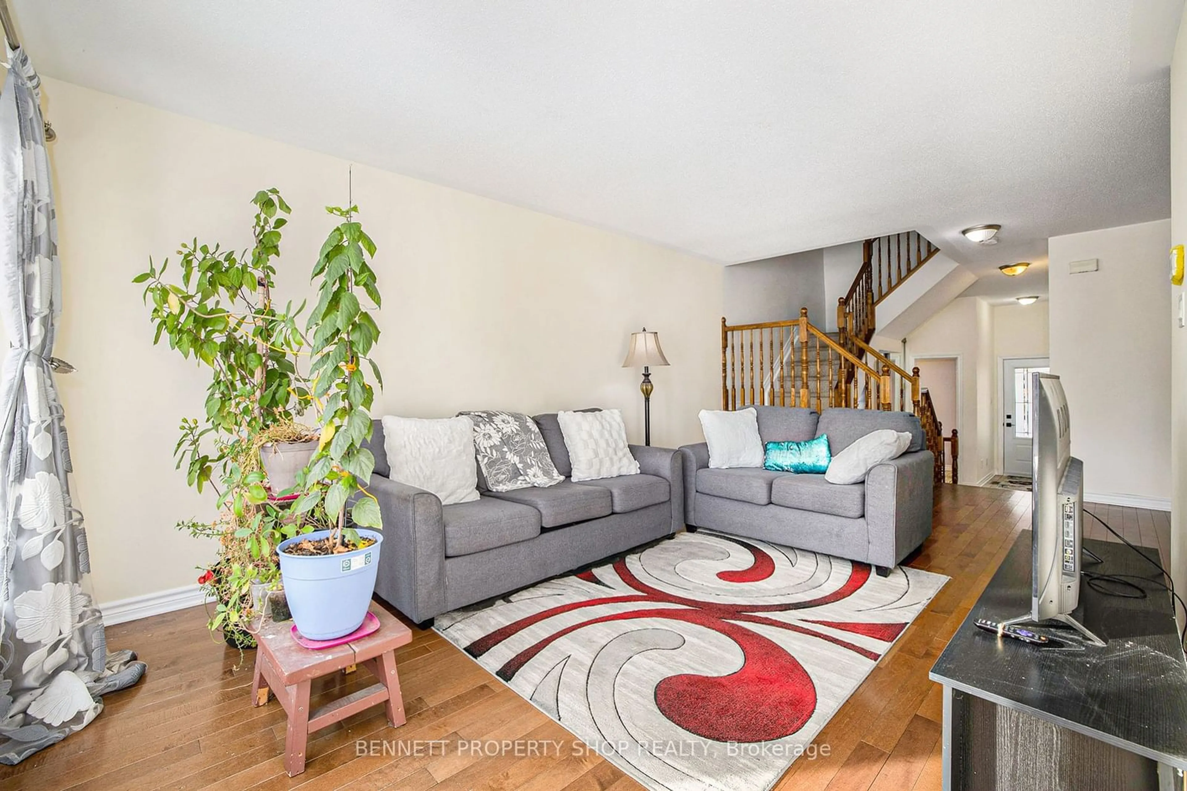 Living room with furniture, carpet floor for 362 Forestbrook St, Kanata Ontario K2K 0B7