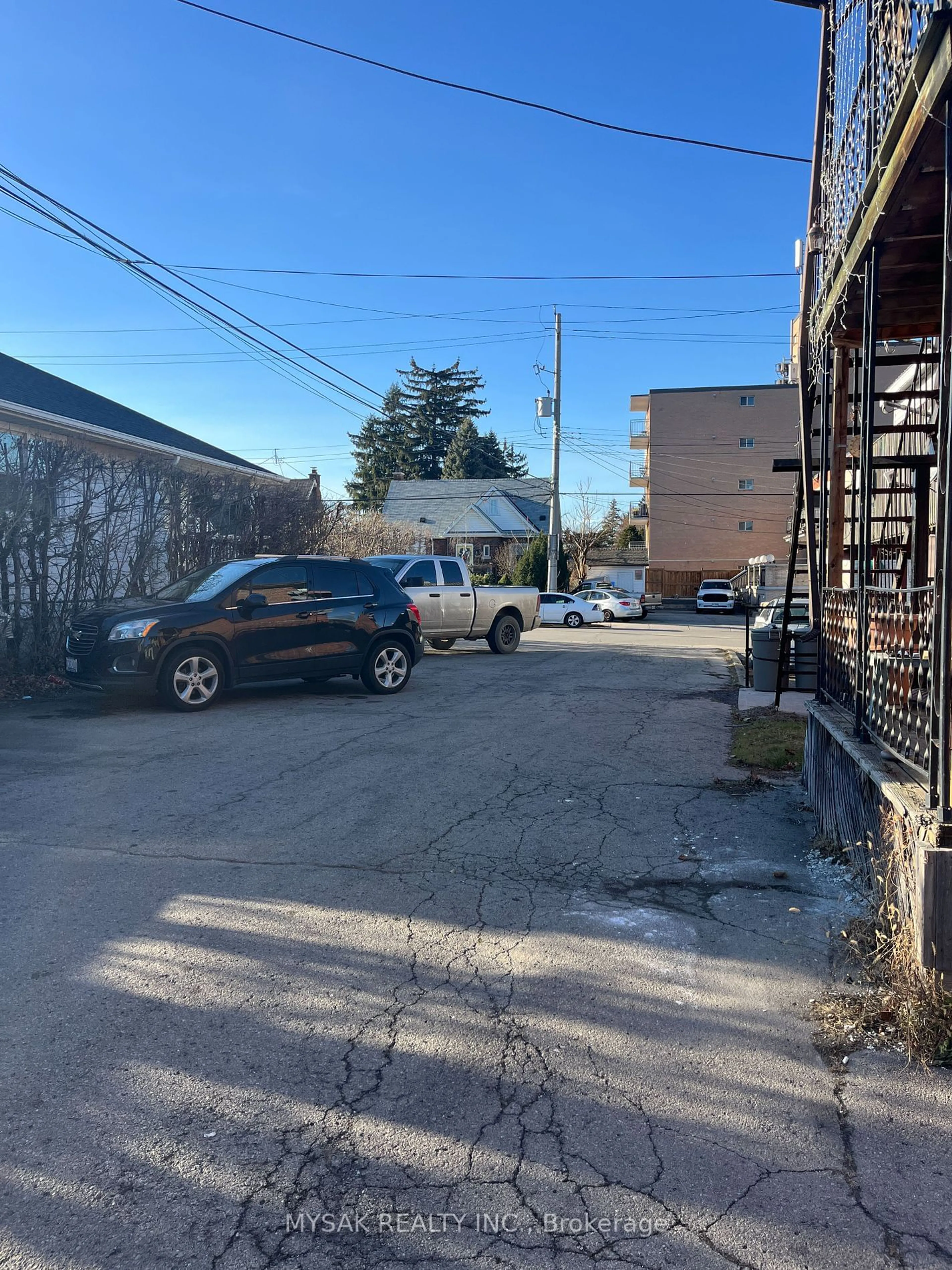 Parking for 2342 King St, Hamilton Ontario L8K 1X7