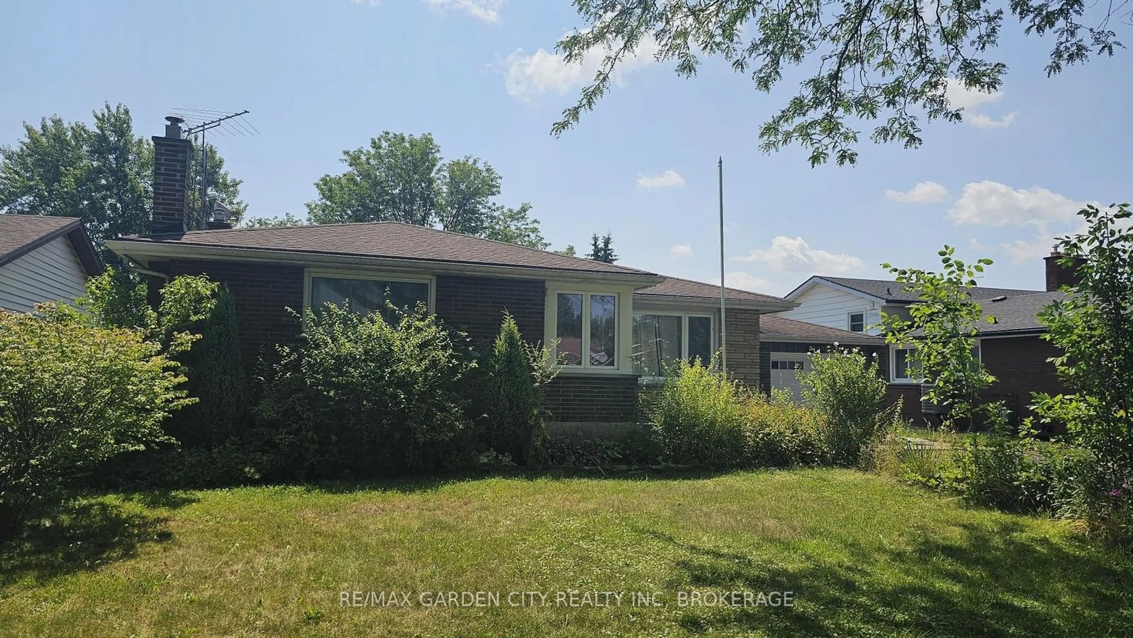 Home with vinyl exterior material, unknown for 3162 Cattell Dr, Niagara Falls Ontario L2G 6M9