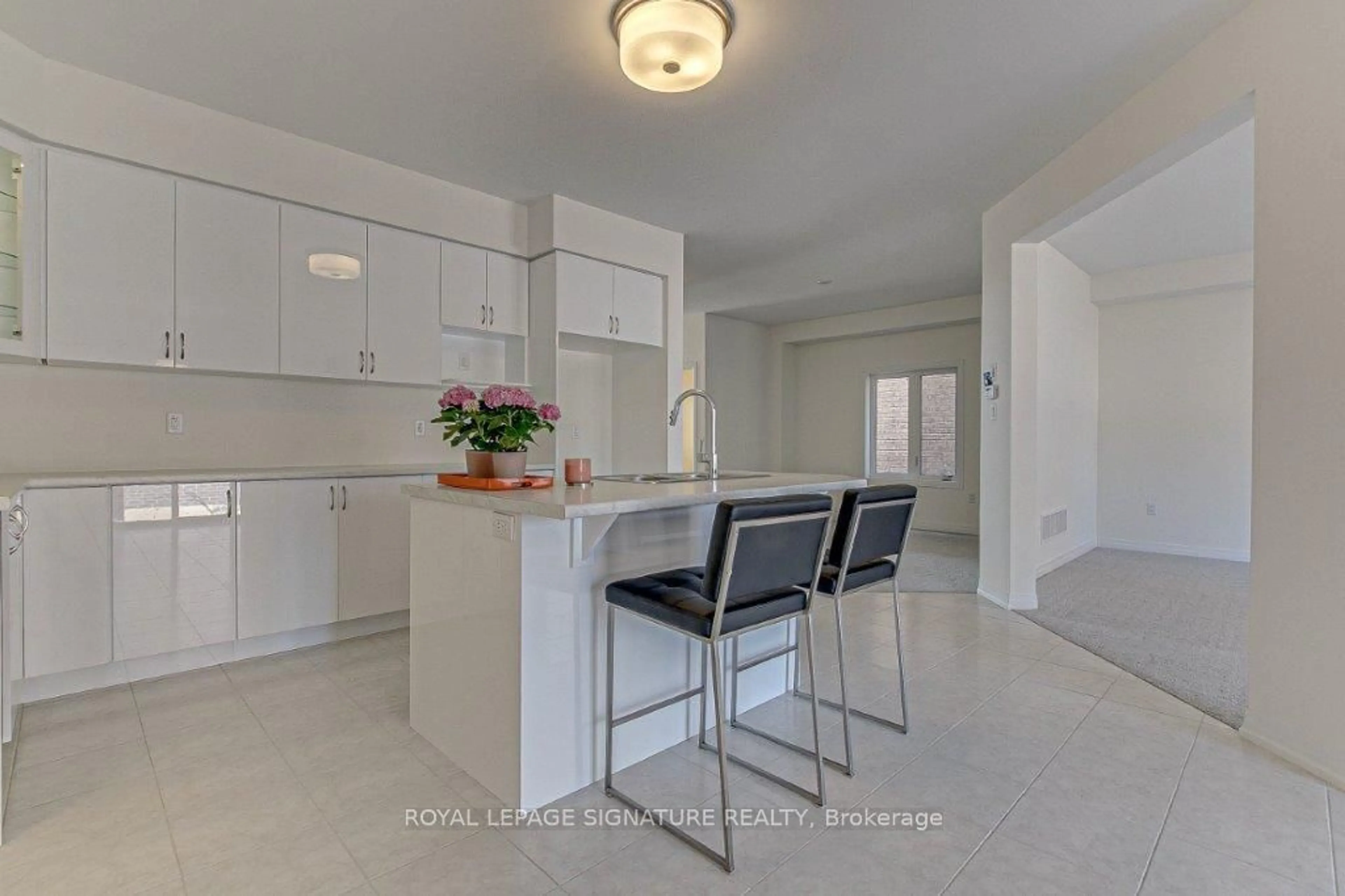 Open concept kitchen, ceramic/tile floor for 94 Stauffer Rd, Brantford Ontario N3T 5L8