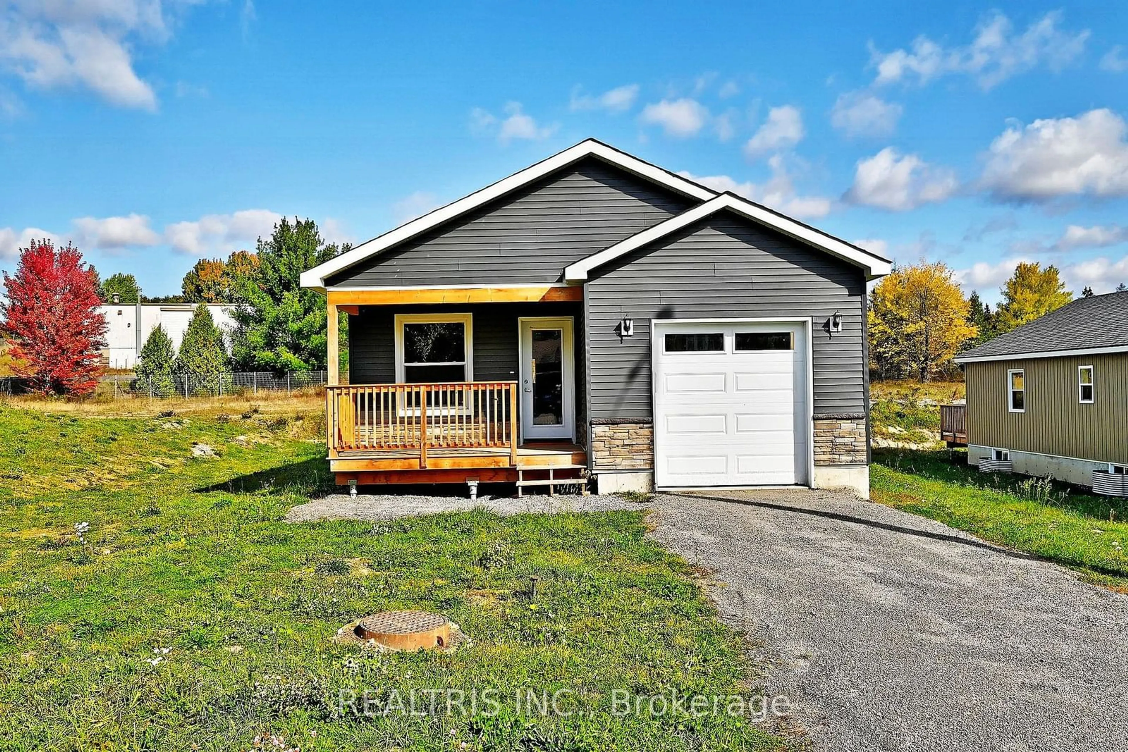 Home with vinyl exterior material, street for 146 Patricia St, Sudbury Remote Area Ontario P3Y 1A1