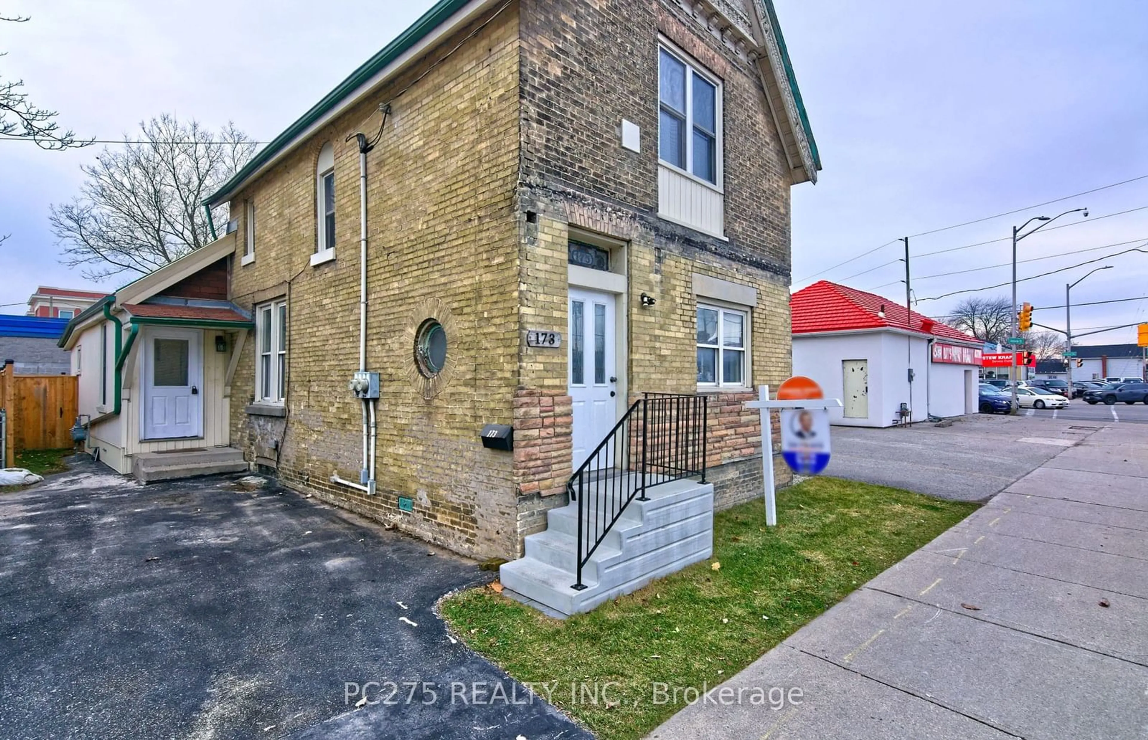 Unknown for 173 Adelaide St, London Ontario N6B 3H1