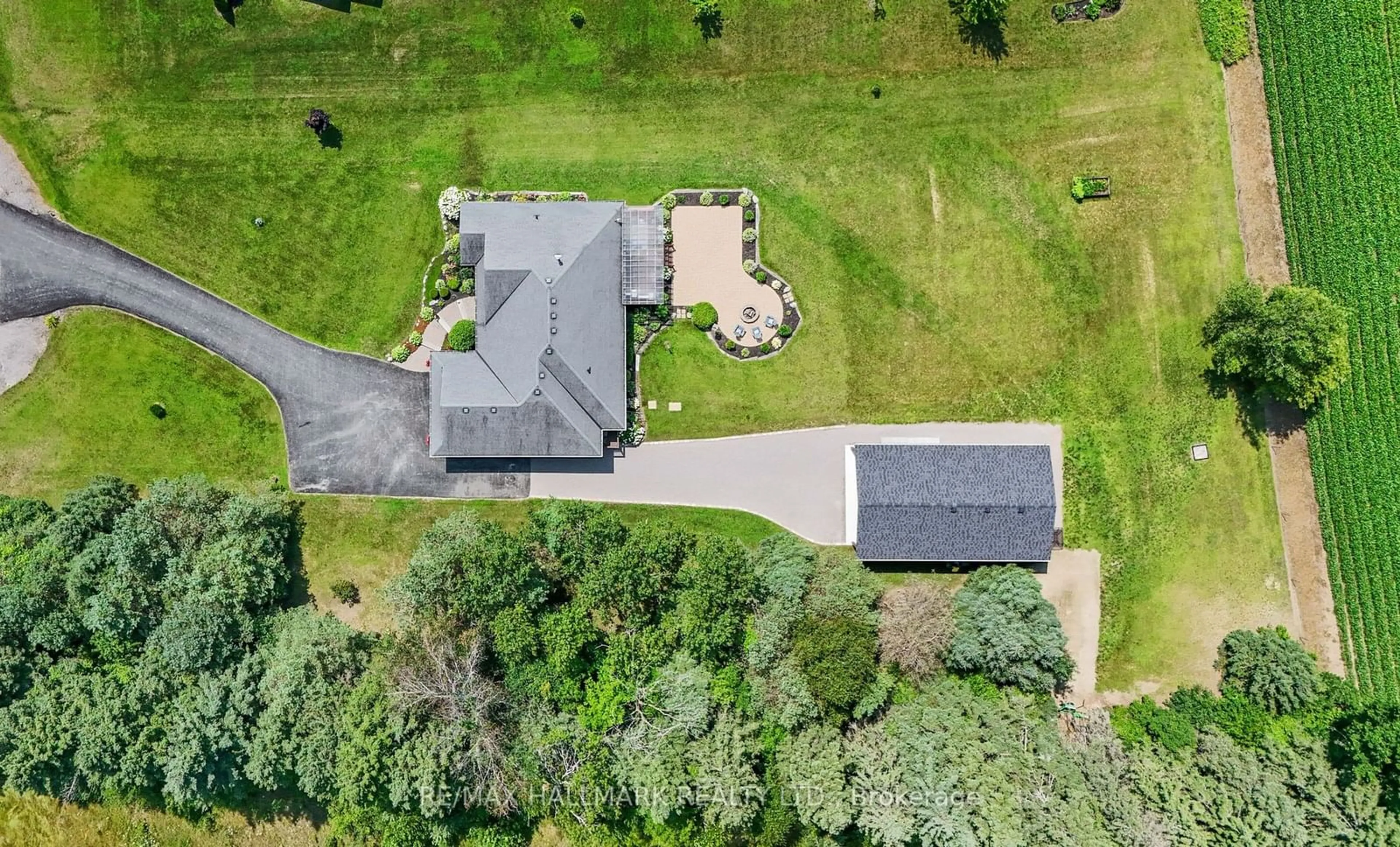 A pic from outside/outdoor area/front of a property/back of a property/a pic from drone, unknown for 9 Fieldcrest Crt, Brighton Ontario K0K 1R0