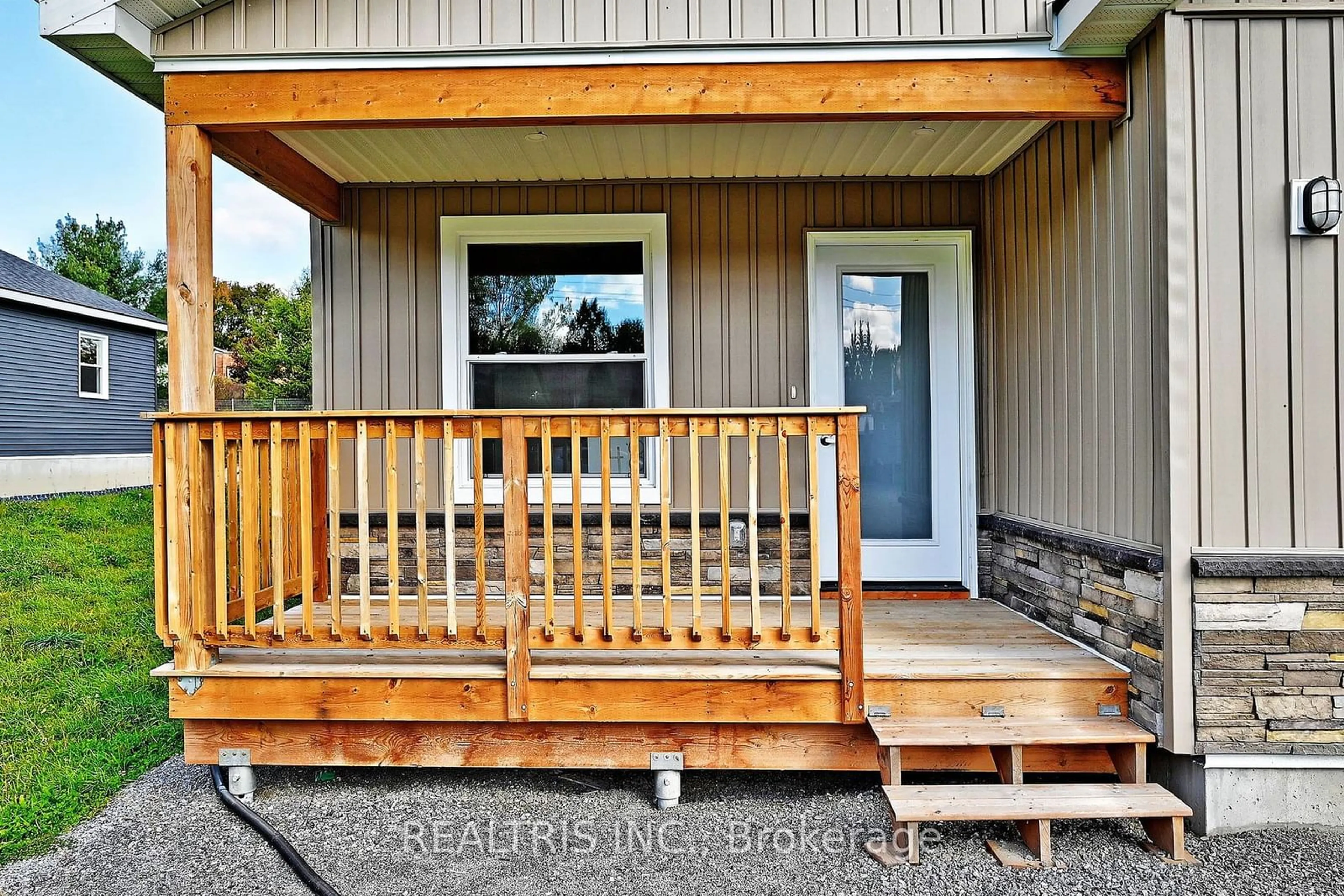 Patio, street for 148 Patricia St, Sudbury Remote Area Ontario P3Y 1A1