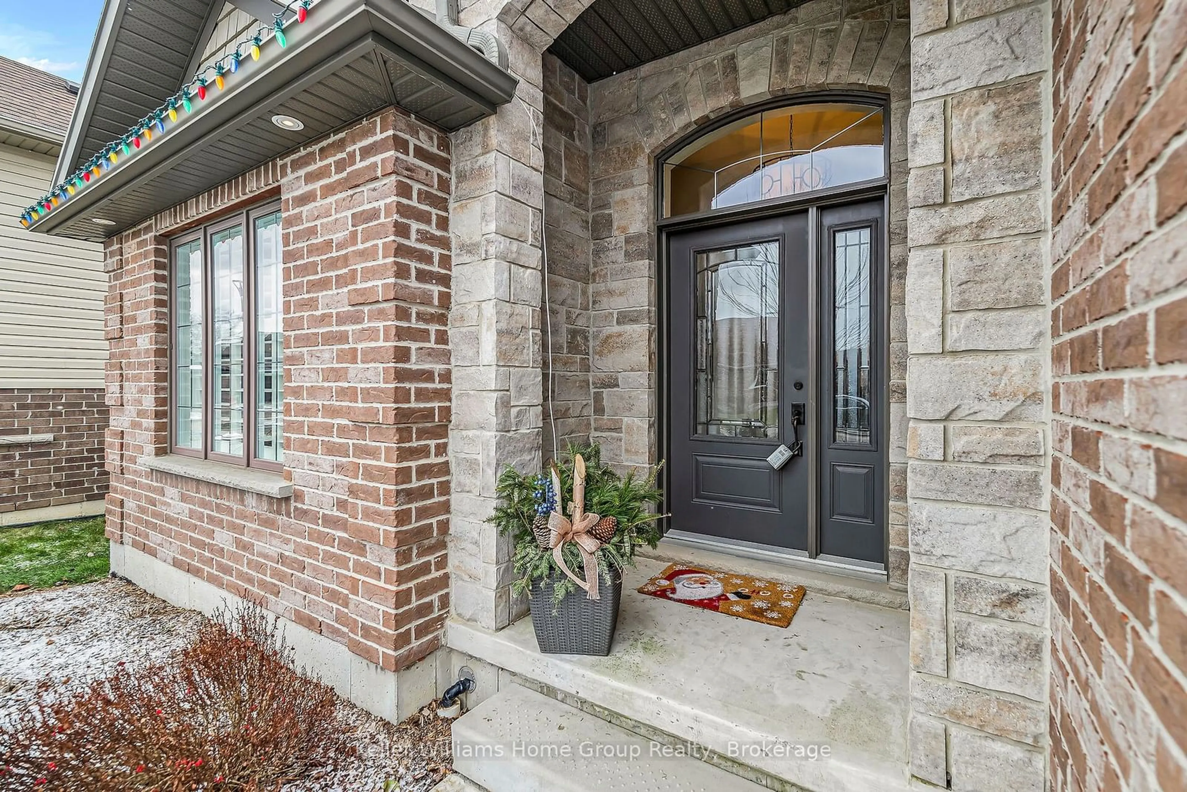 Indoor entryway for 46 Halliday Dr, East Zorra-Tavistock Ontario N0B 2R0