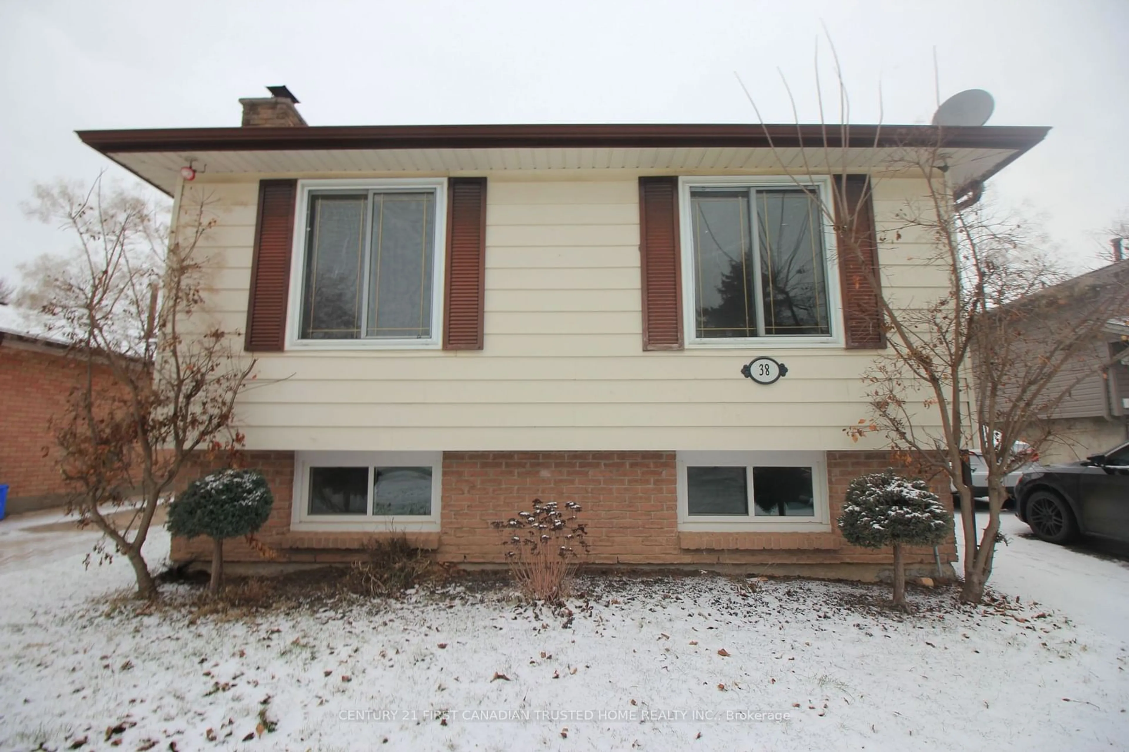 Home with vinyl exterior material, unknown for 38 Patience Cres, London Ontario N6E 2K9