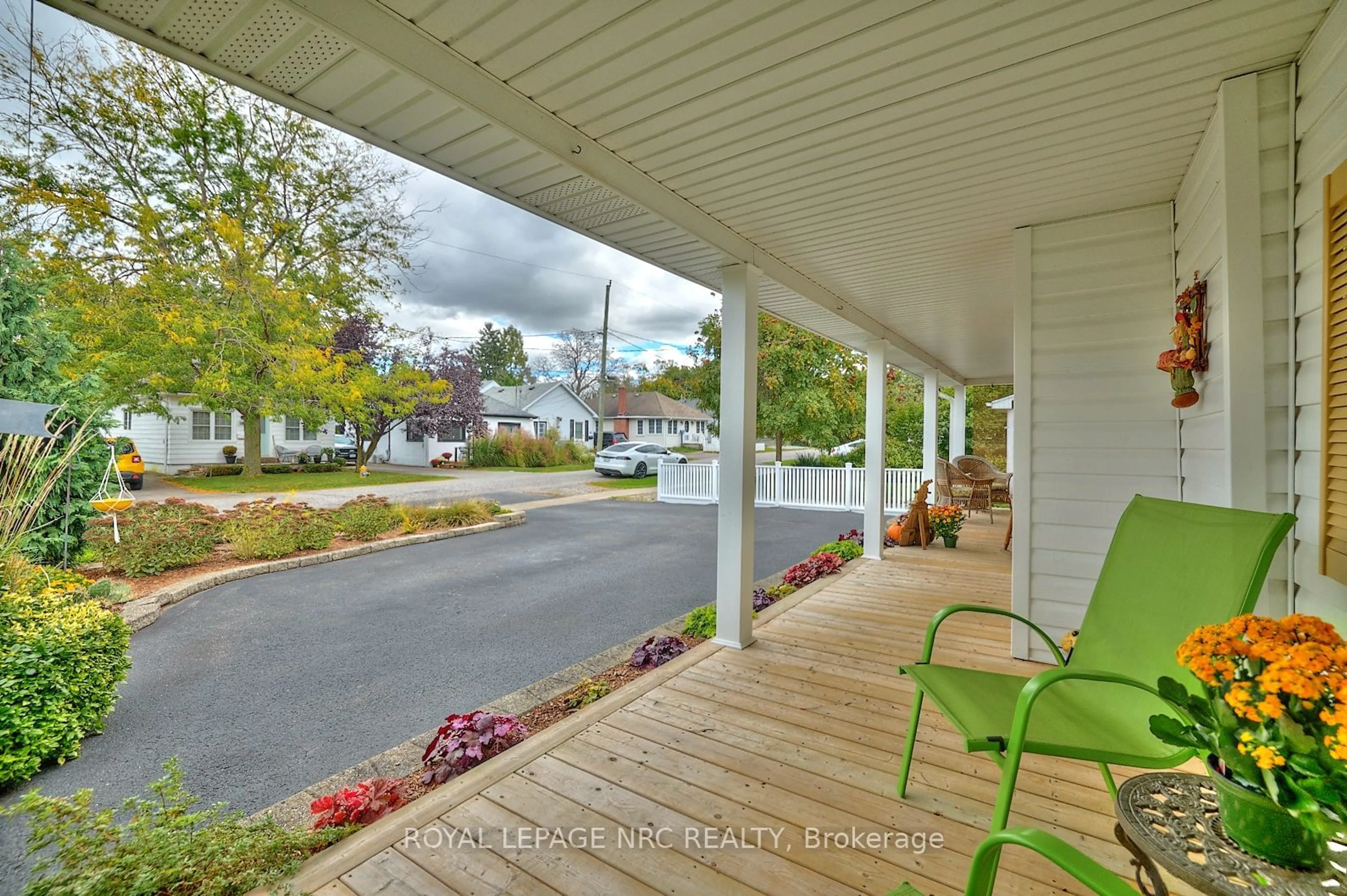 Patio, street for 13 Graham Ave, St. Catharines Ontario L2N 5L1