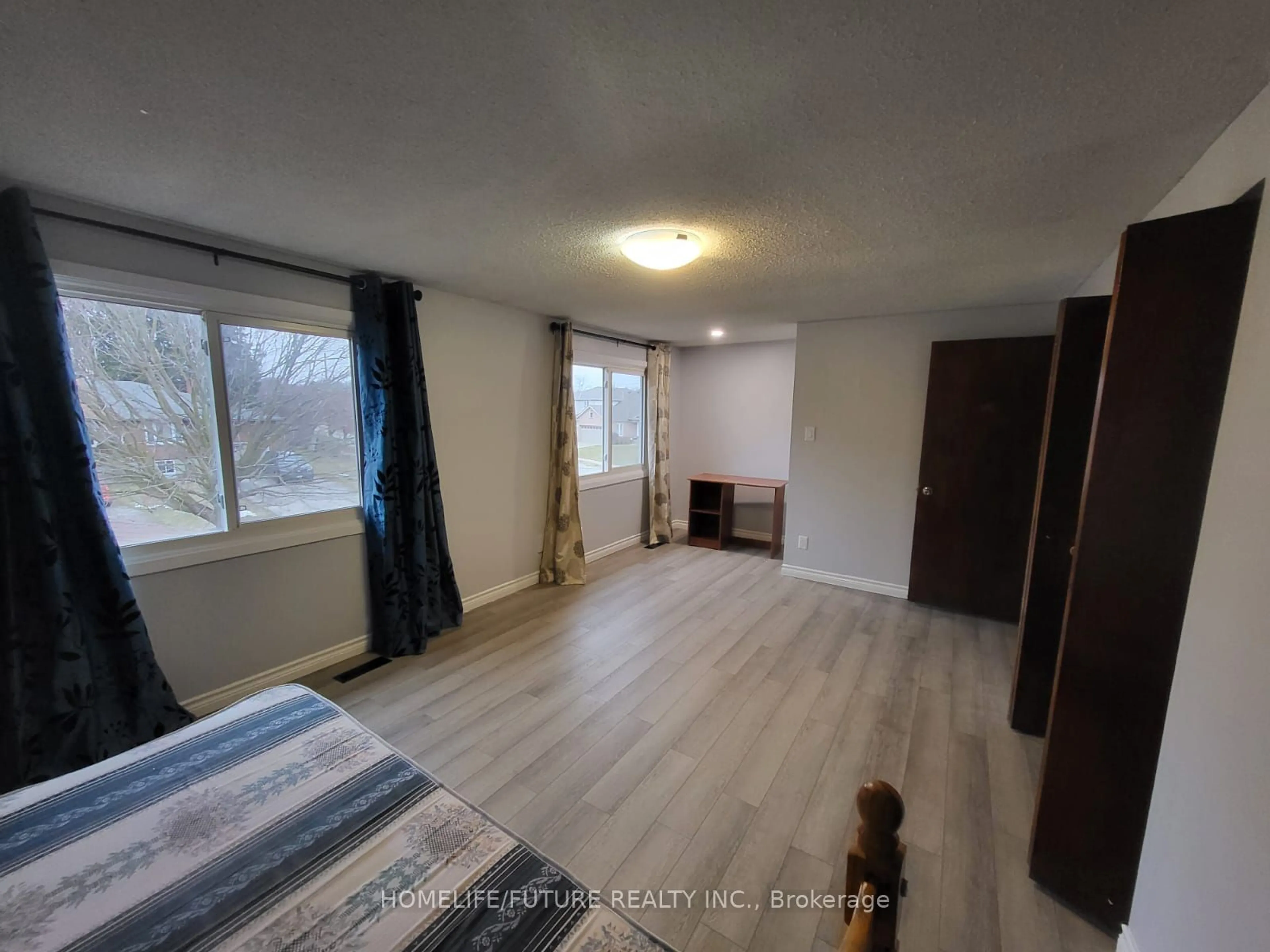 A pic of a room for 398A Churchill Crt, Waterloo Ontario N2L 6B4