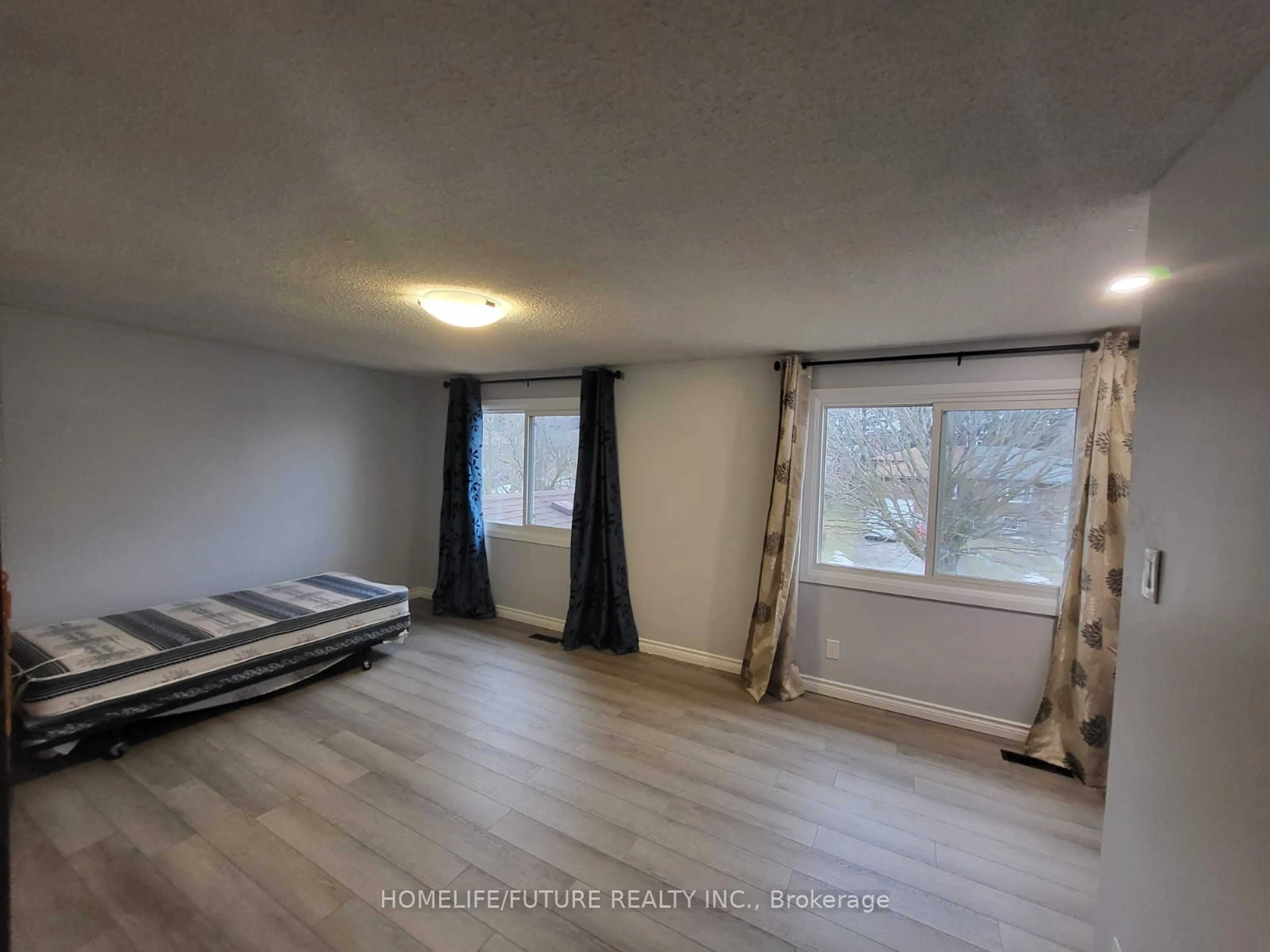 A pic of a room for 398A Churchill Crt, Waterloo Ontario N2L 6B4