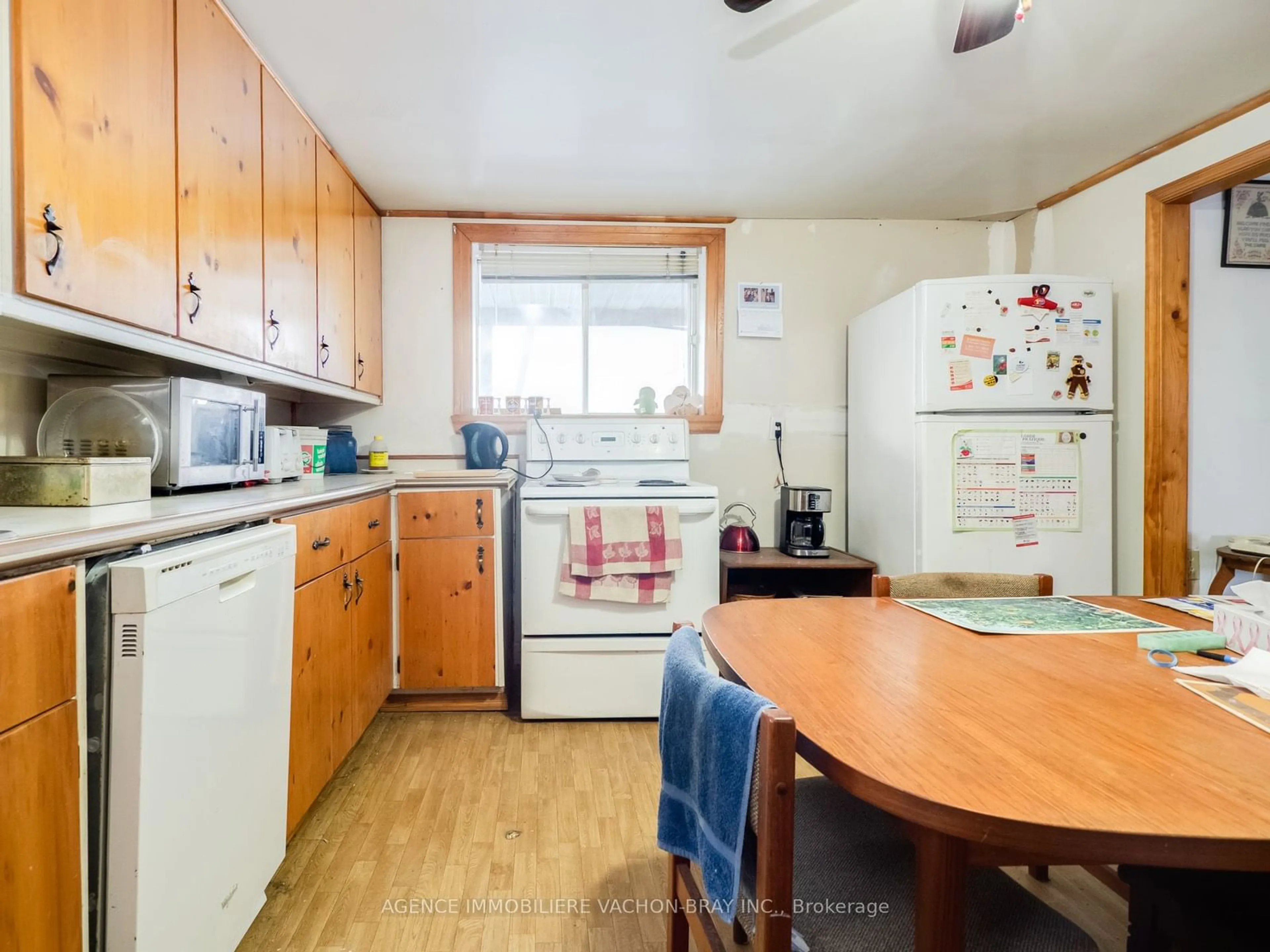 Standard kitchen, wood/laminate floor for 4051 County Rd 34 Rd, South Glengarry Ontario K0C 1L0