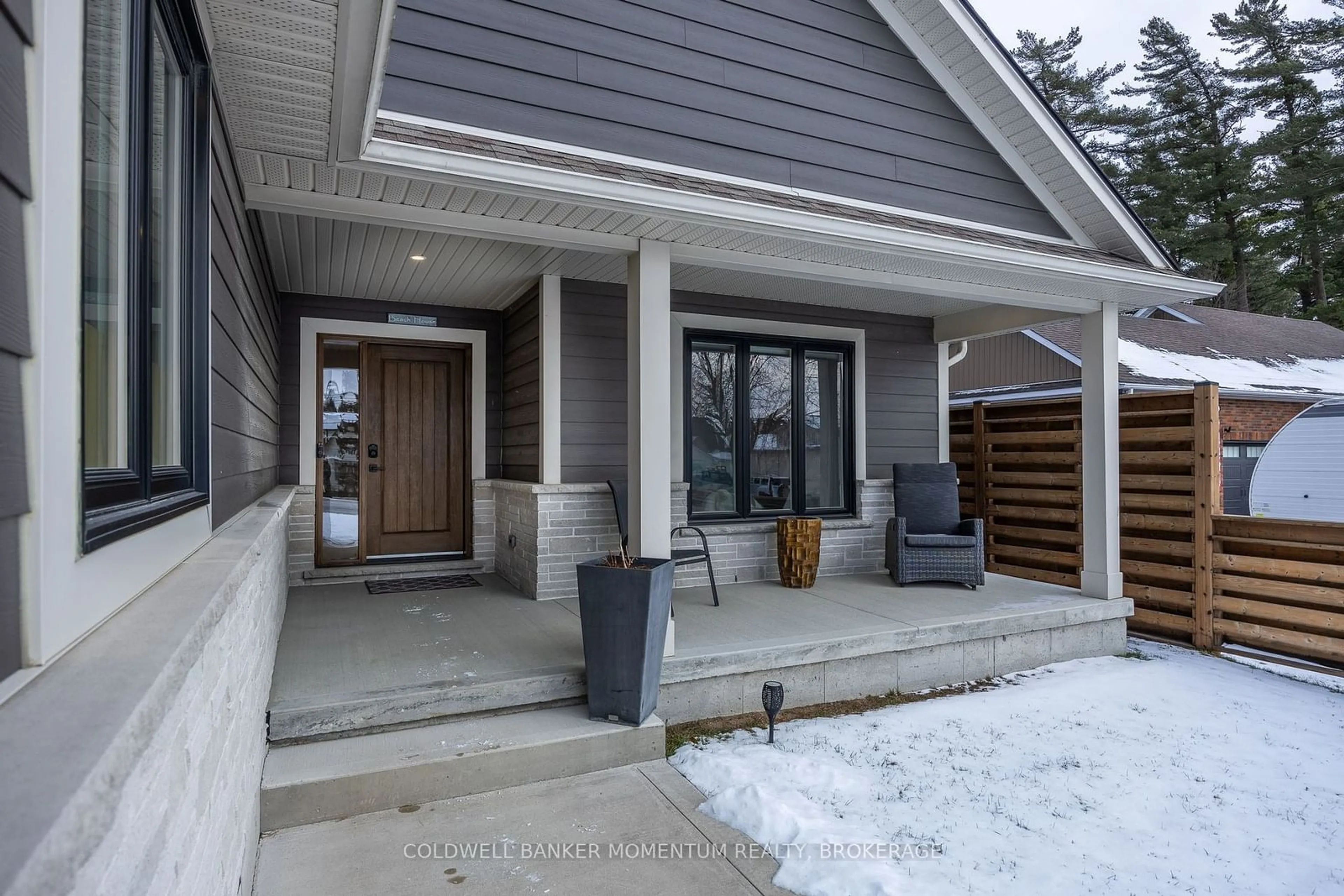 Indoor entryway for 665 James St, Norfolk Ontario N4B 2C6