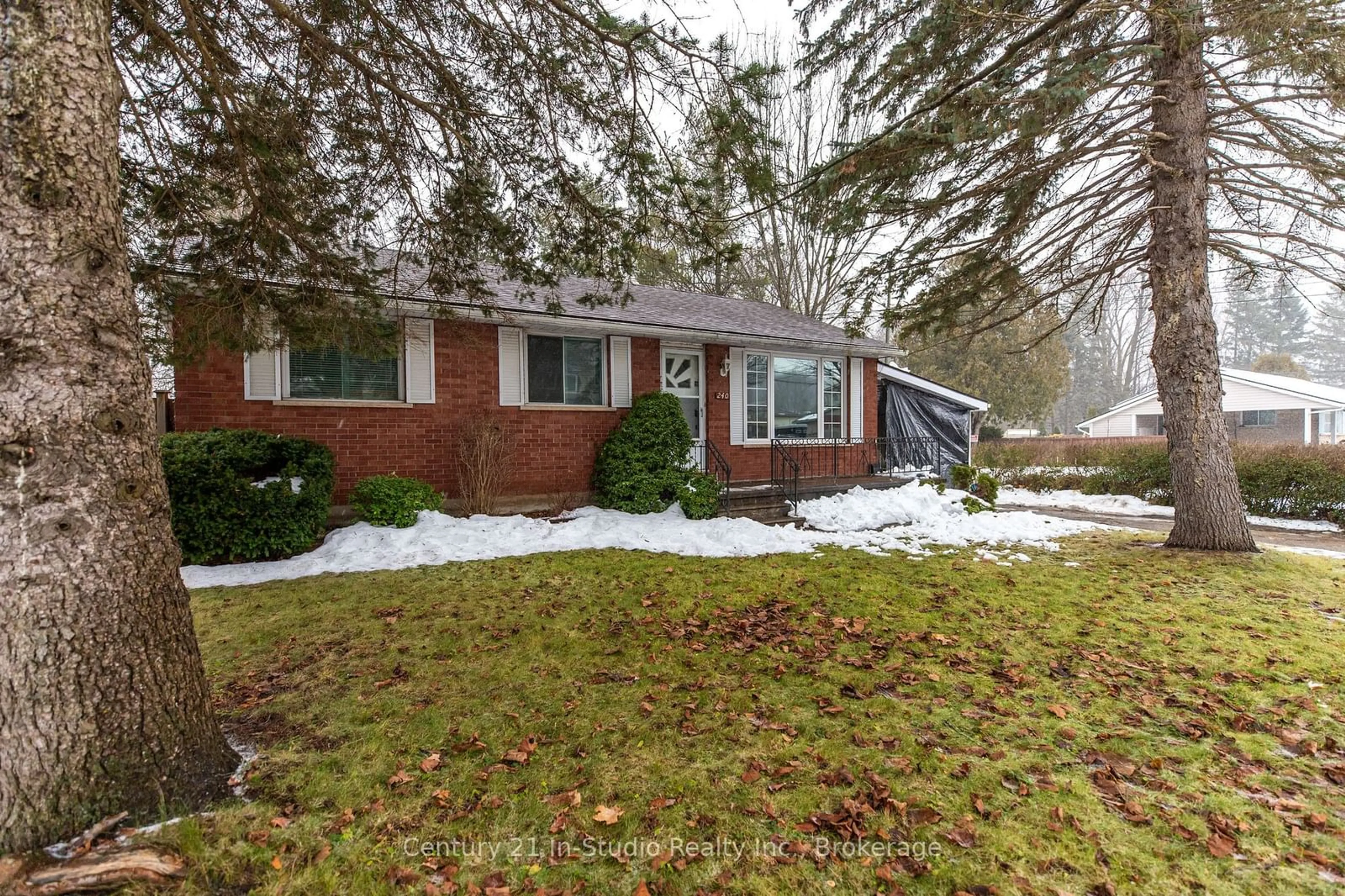 Home with brick exterior material, street for 240 7th Ave, Owen Sound Ontario N4K 2W9