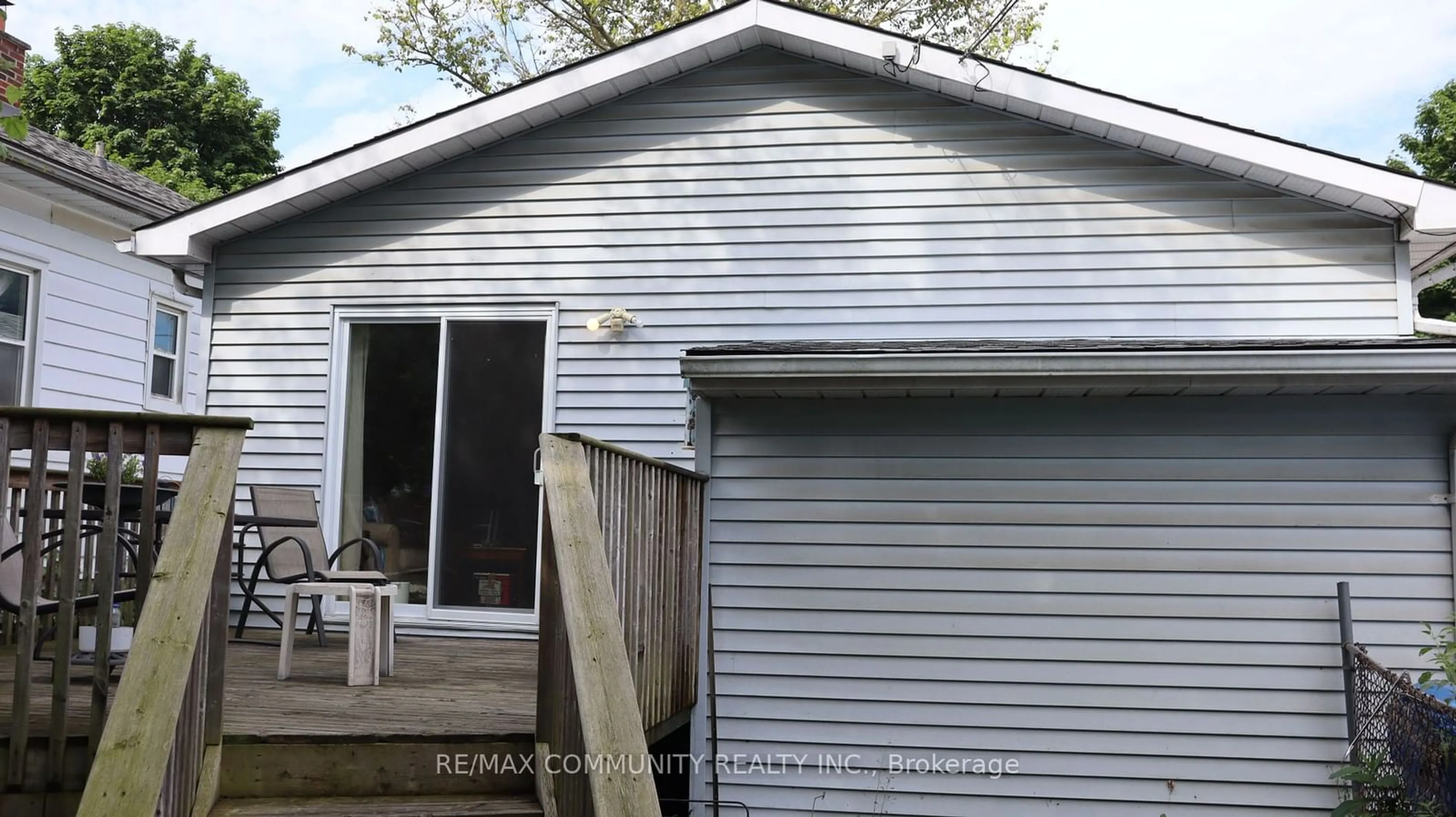 Shed for 210 Emerson Ave, London Ontario N5Z 3L8