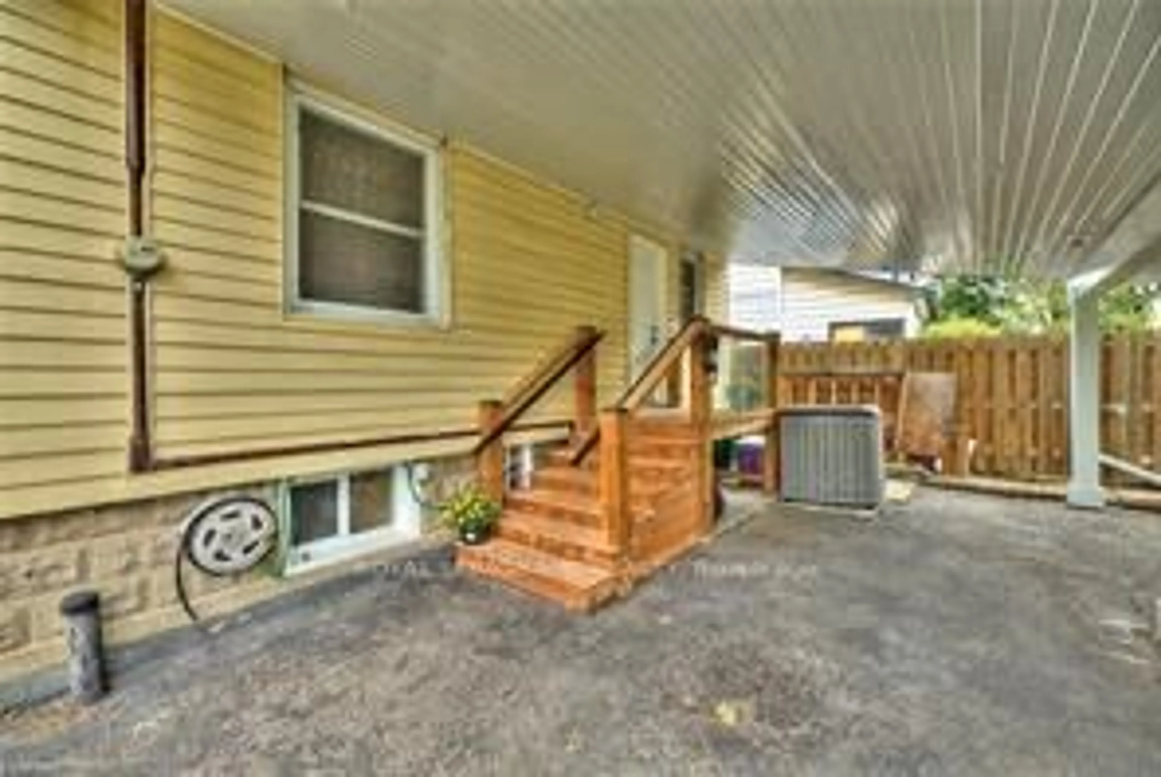 Patio, street for 33 Merigold St, St. Catharines Ontario L2S 2N4