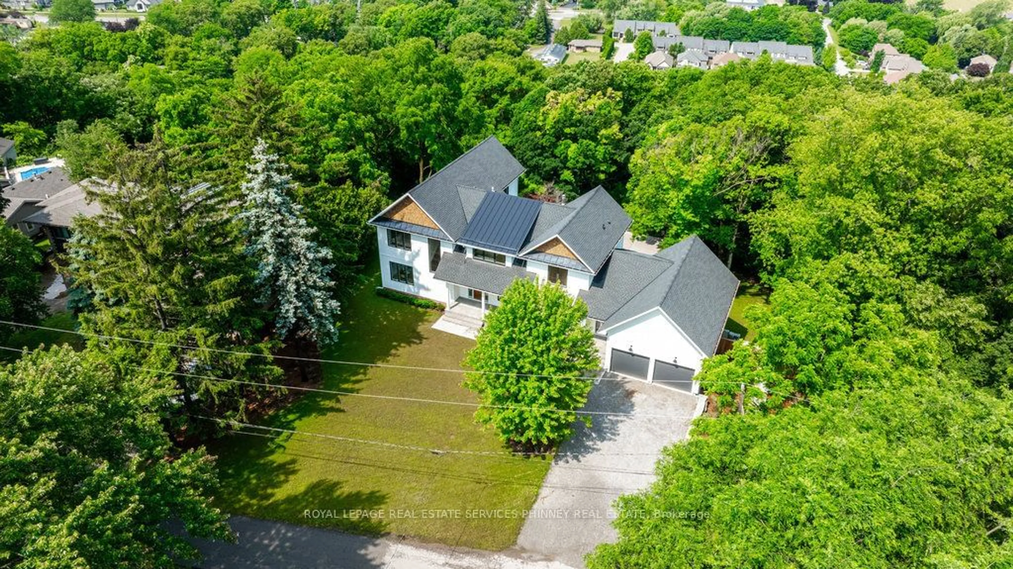 A pic from outside/outdoor area/front of a property/back of a property/a pic from drone, street for 62 Melrose Dr, Niagara-on-the-Lake Ontario L0S 1J0