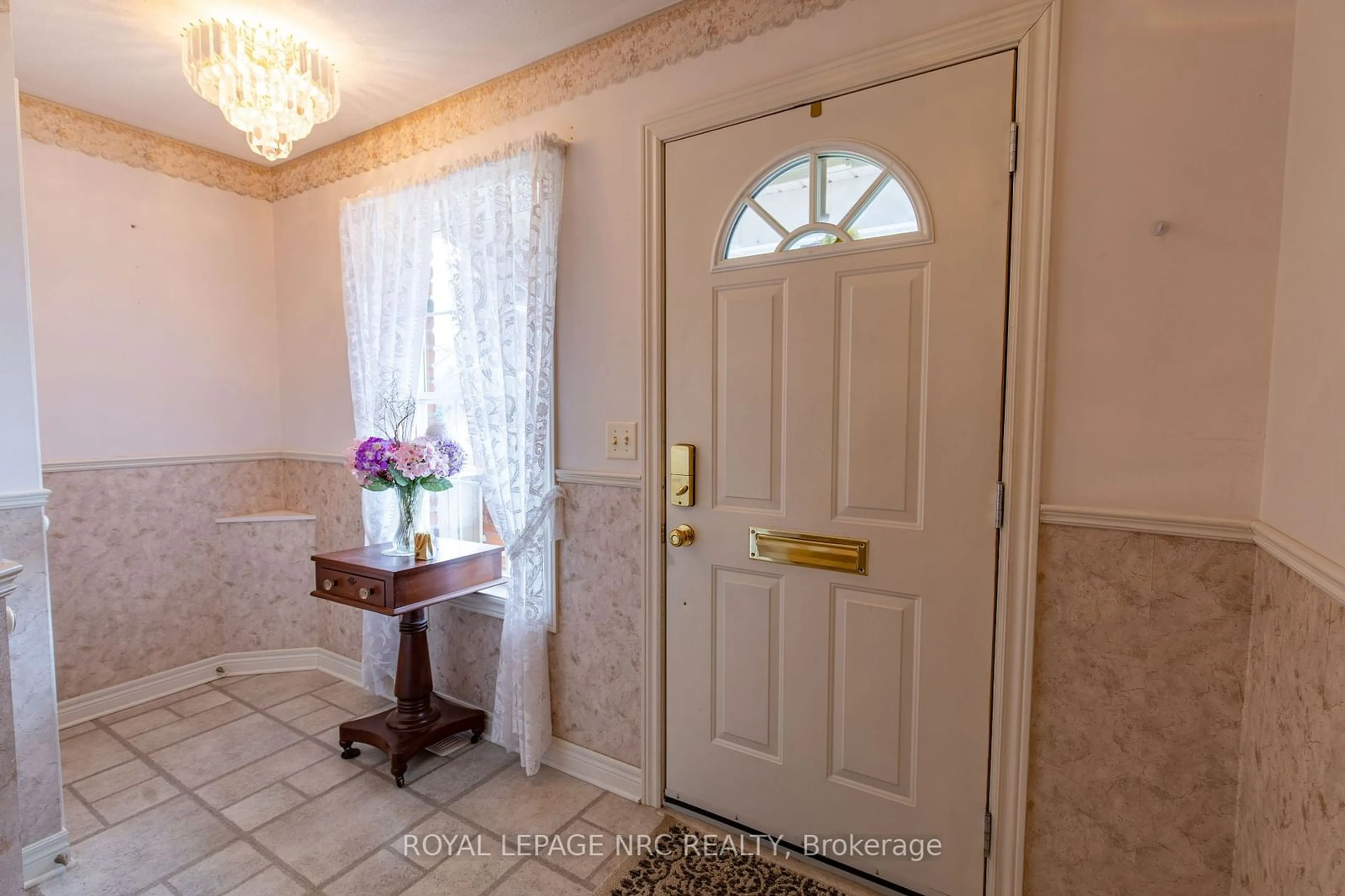 Indoor entryway for 23 Portal Dr, Port Colborne Ontario L3K 6G2