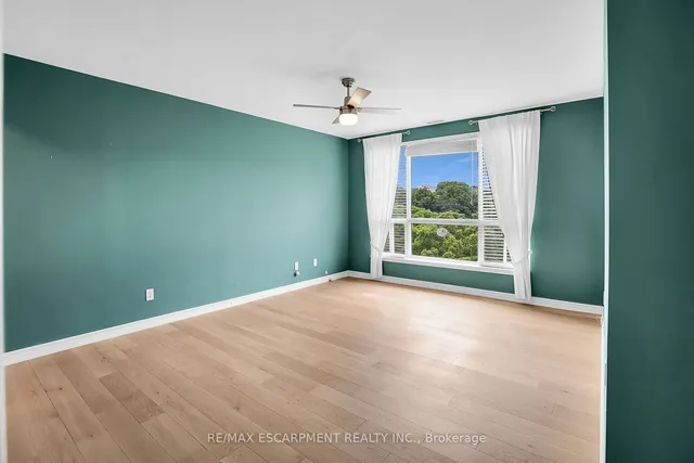 Additional property image - 3000 Creekside Dr Unit 807