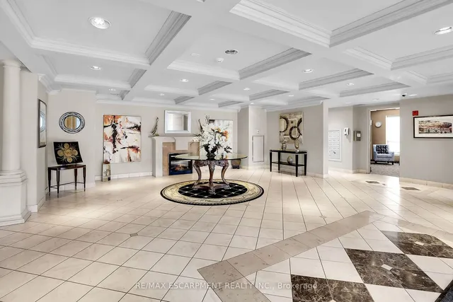 Additional property image - 3000 Creekside Dr Unit 807